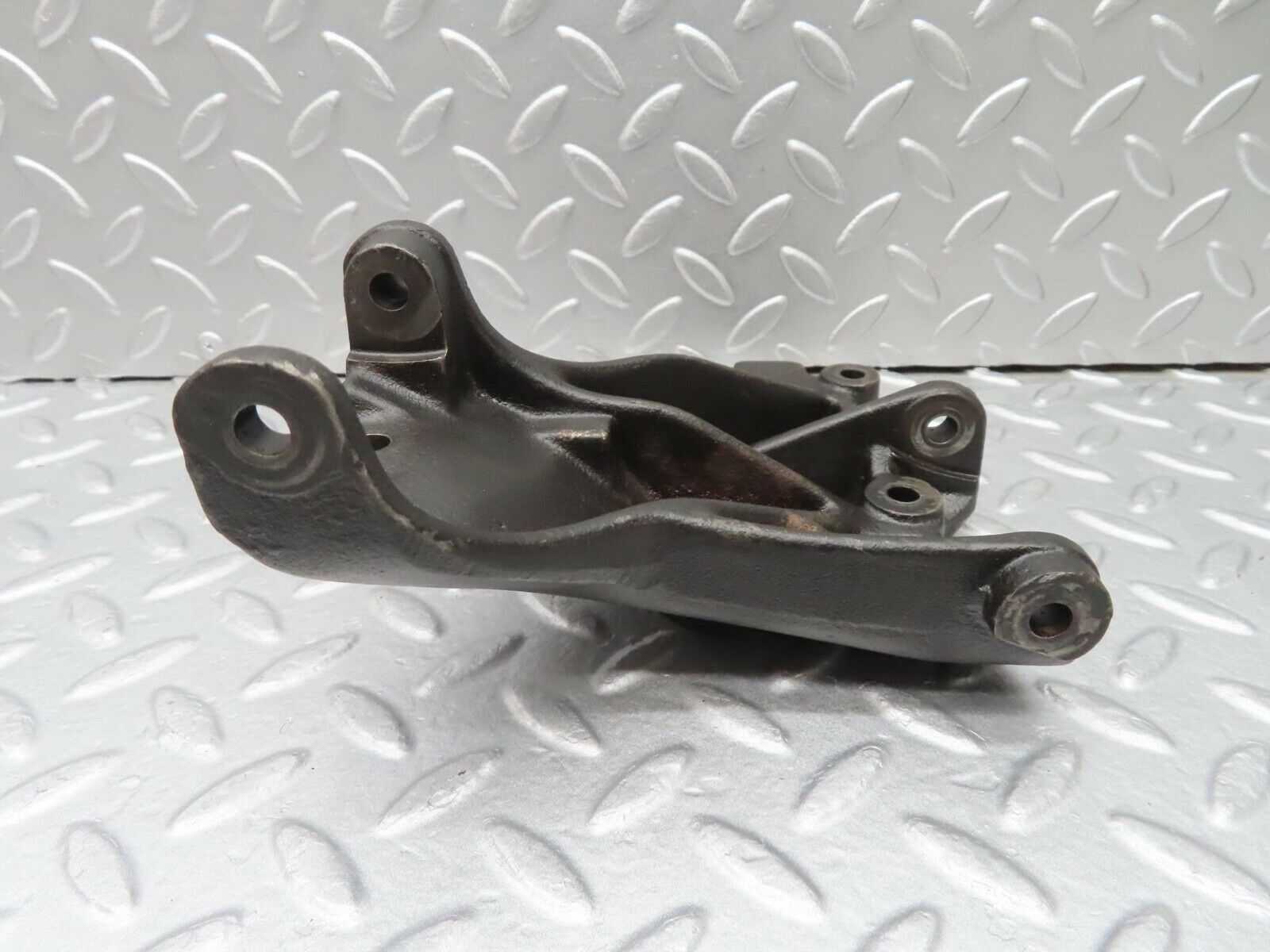 15960 Mercedes-Benz W123 280E Alternator Generator Bracket 1101550735