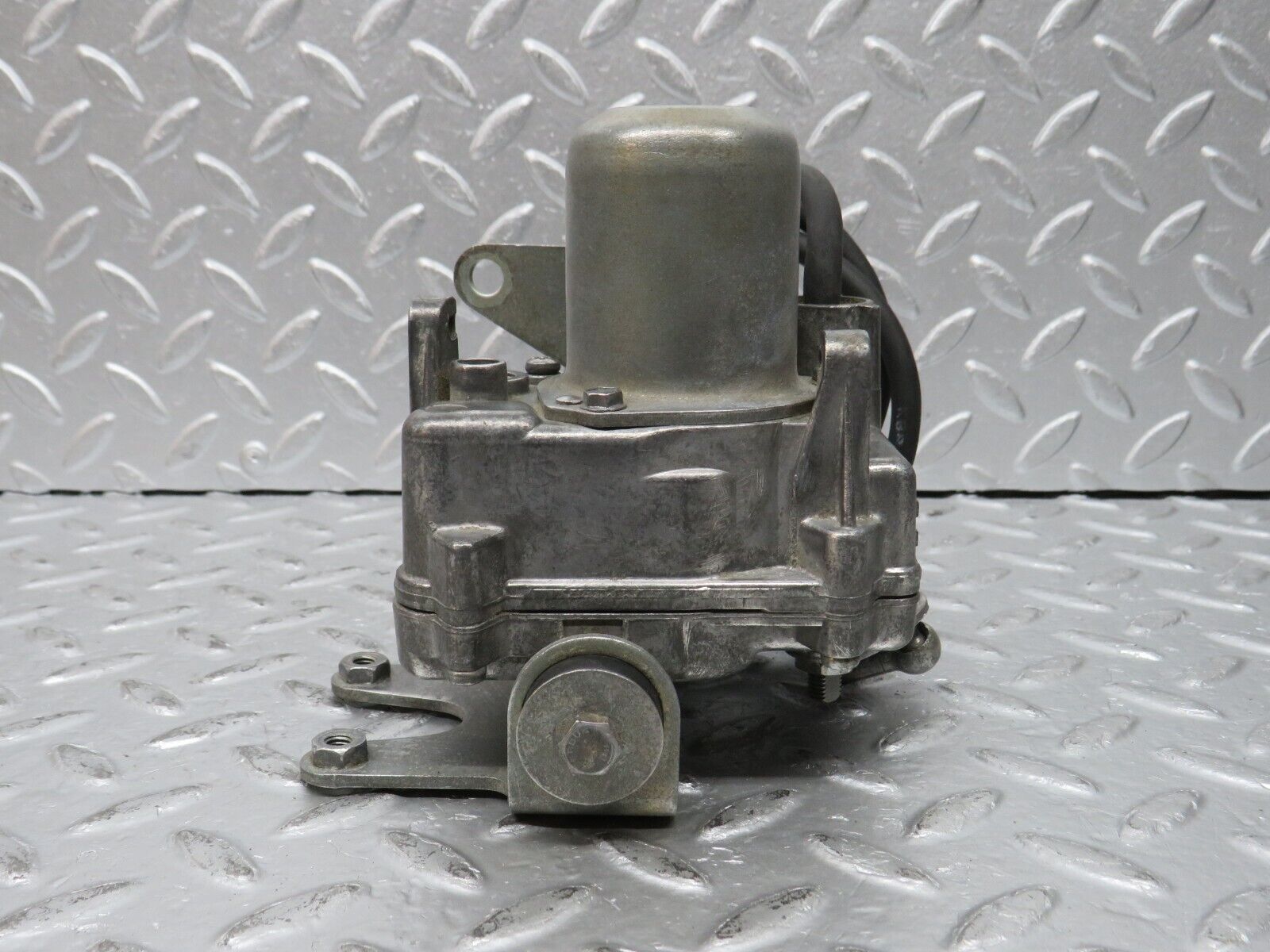 32713 Mercedes-Benz S124 300TE Wagon Cruise Control Actuator 0025458632