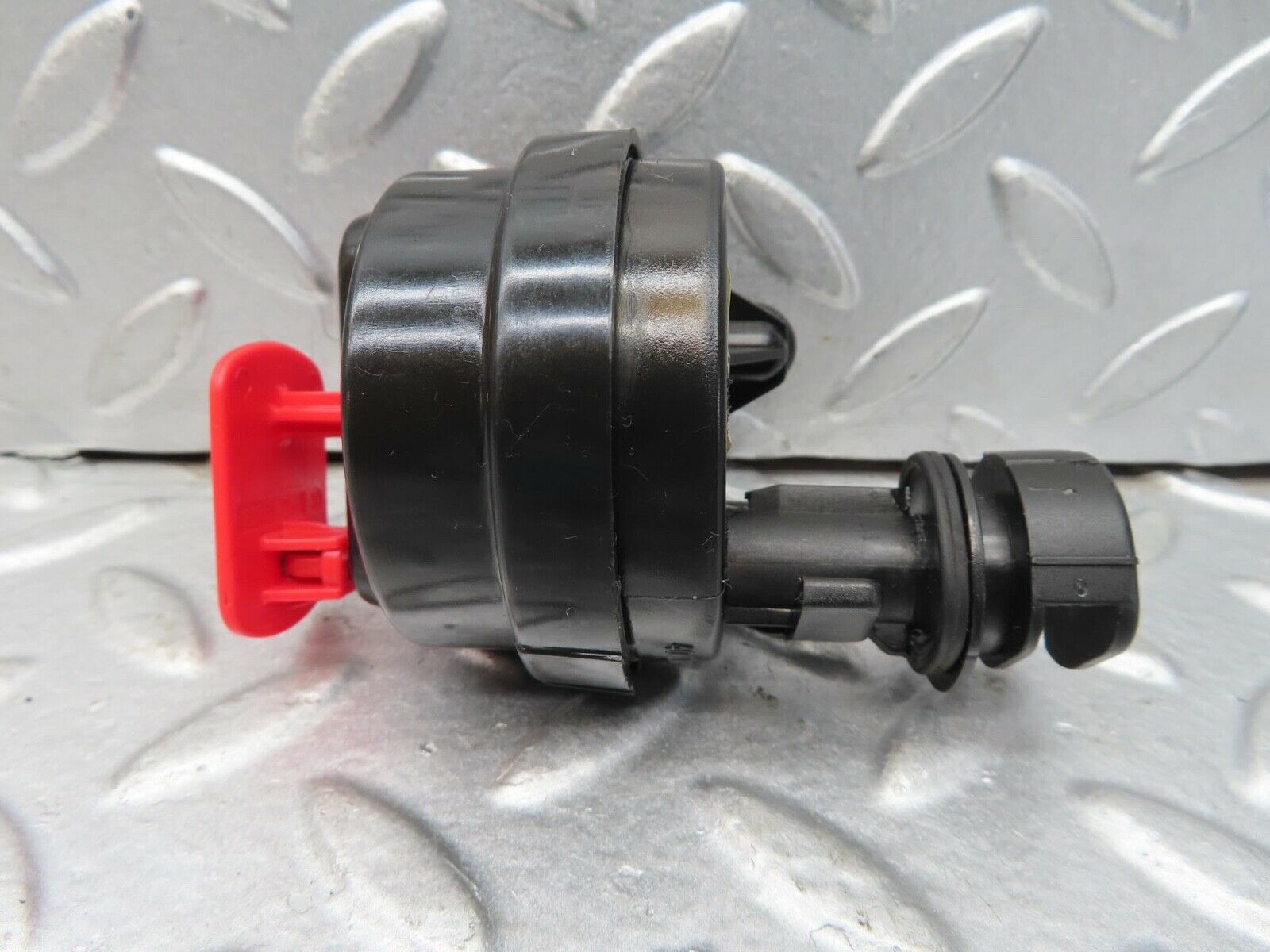 15185 Mercedes-Benz W140 S320 Fuel Tank Flap Cap Vacuum Actuator 400181