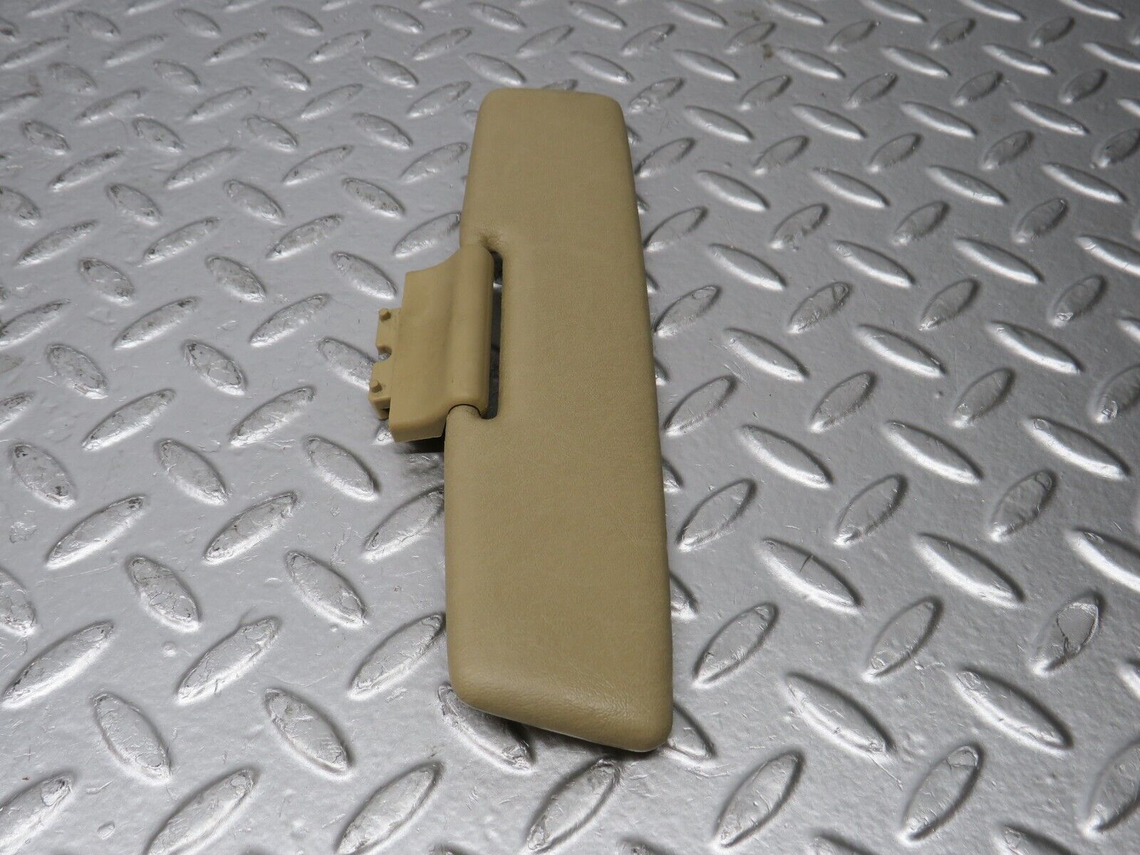 33943 Mercedes-Benz W124 260E Sun Visor Middle Beige