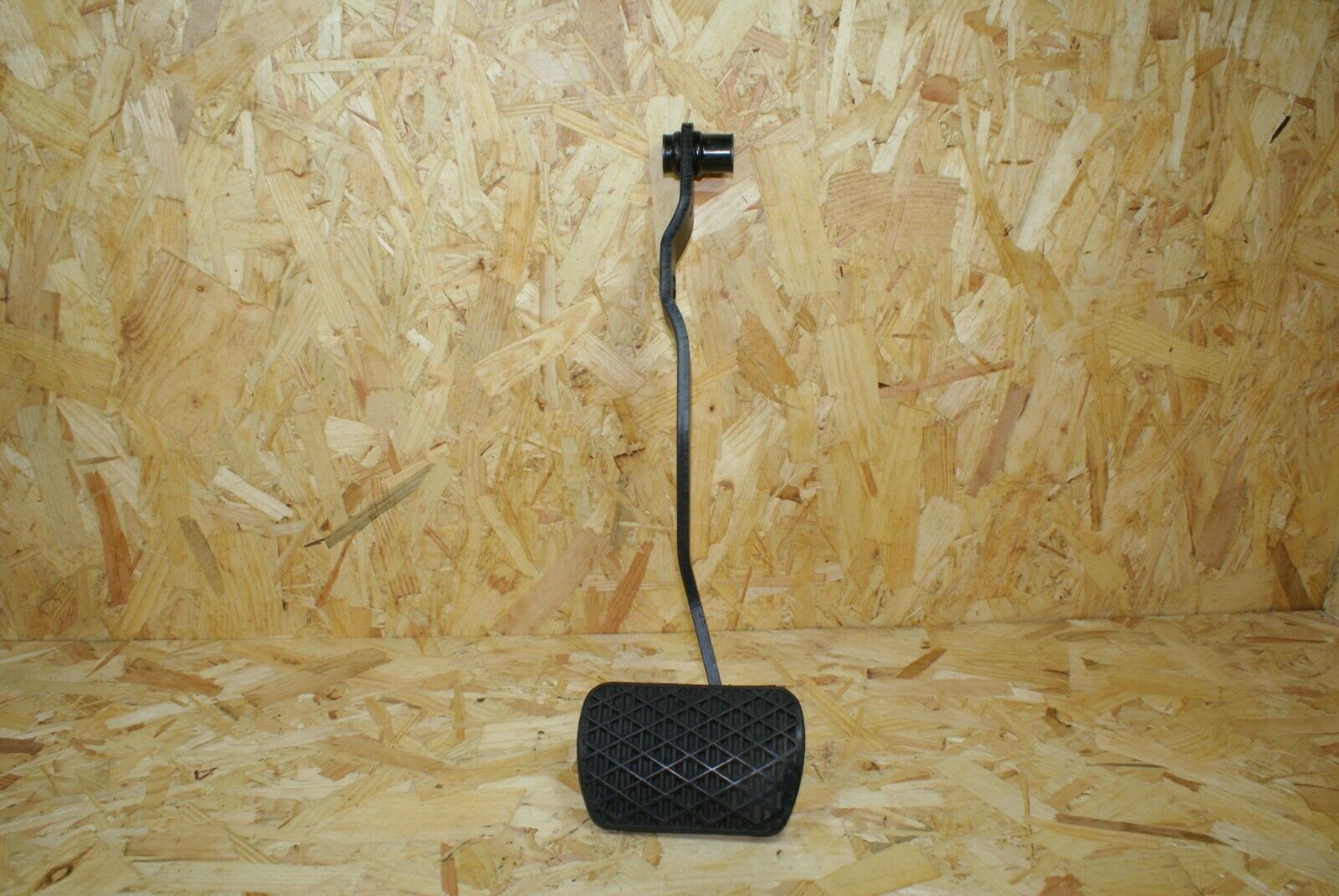 2231 Mercedes-Benz W123 280E Brake Pedal With Rubber