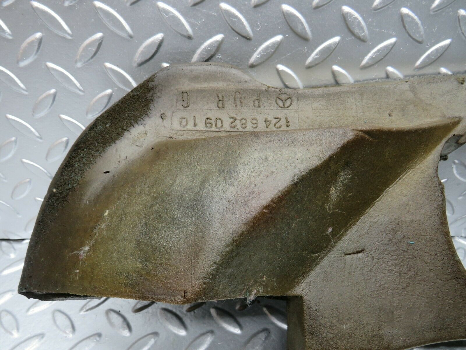 22501 Mercedes-Benz C124 E220 Coupe Parcel Shelf Speaker Insulation 1246820910