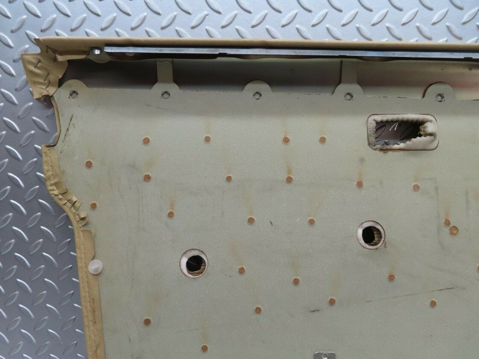 15467 Mercedes-Benz W123 230E Front Right Door Card Cream