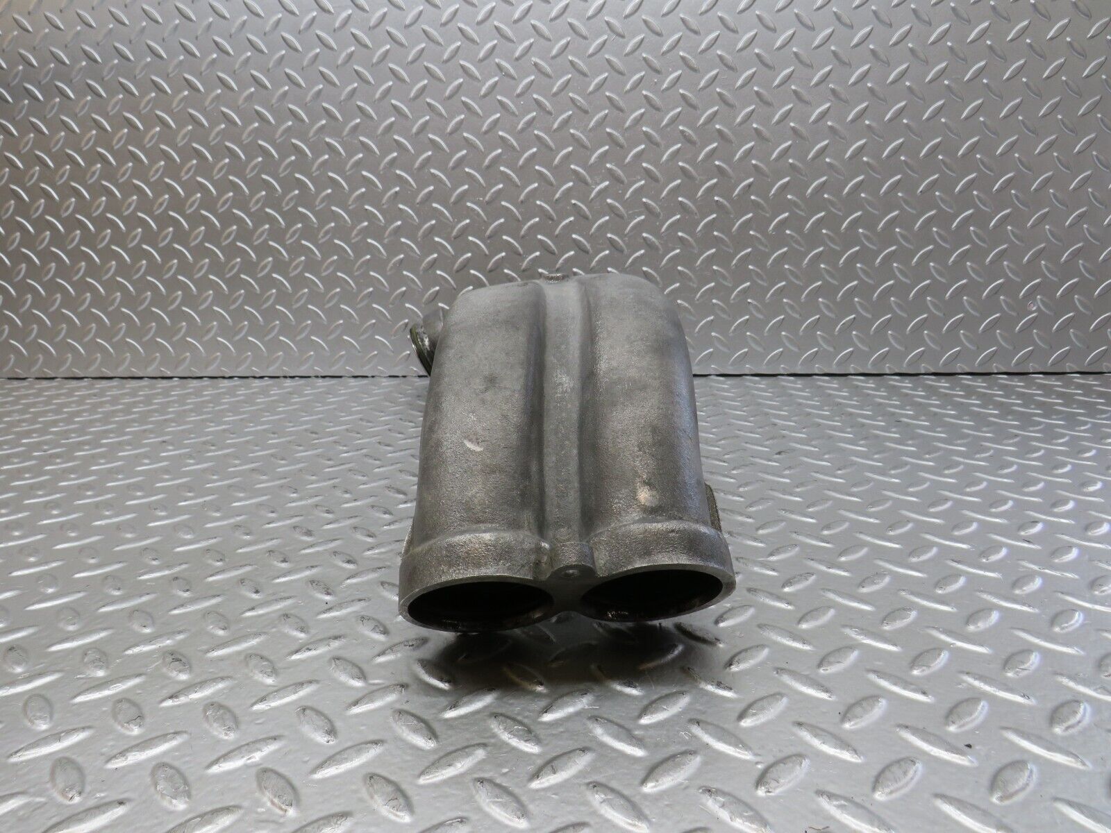 27770 Mercedes-Benz S124 300TE Wagon Air Intake Pipe 6061410604