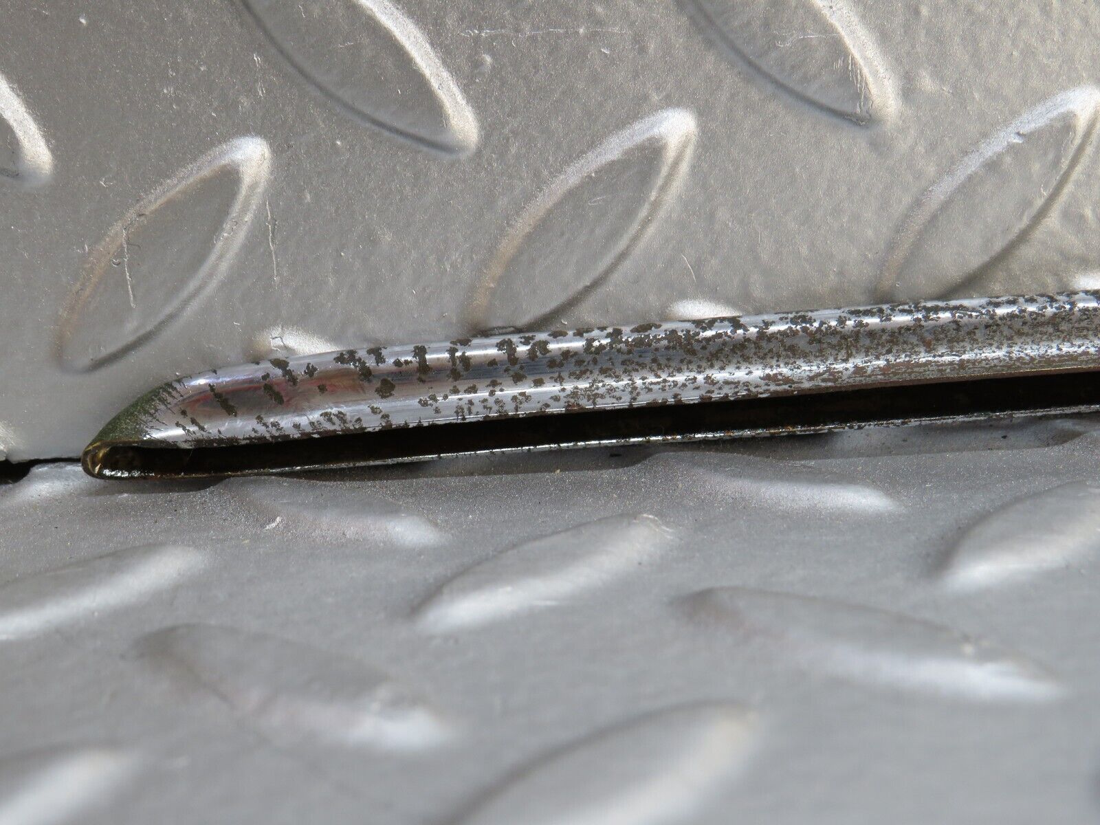 40488 Mercedes-Benz W110 230 Roof Chrome Trim Right Side