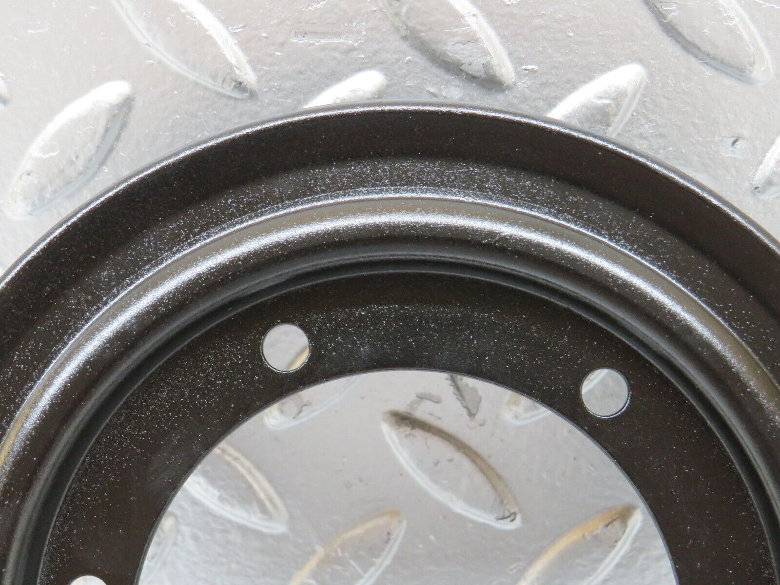 25915 Mercedes-Benz W124 280E Crankshaft Vibration Damper Pulley