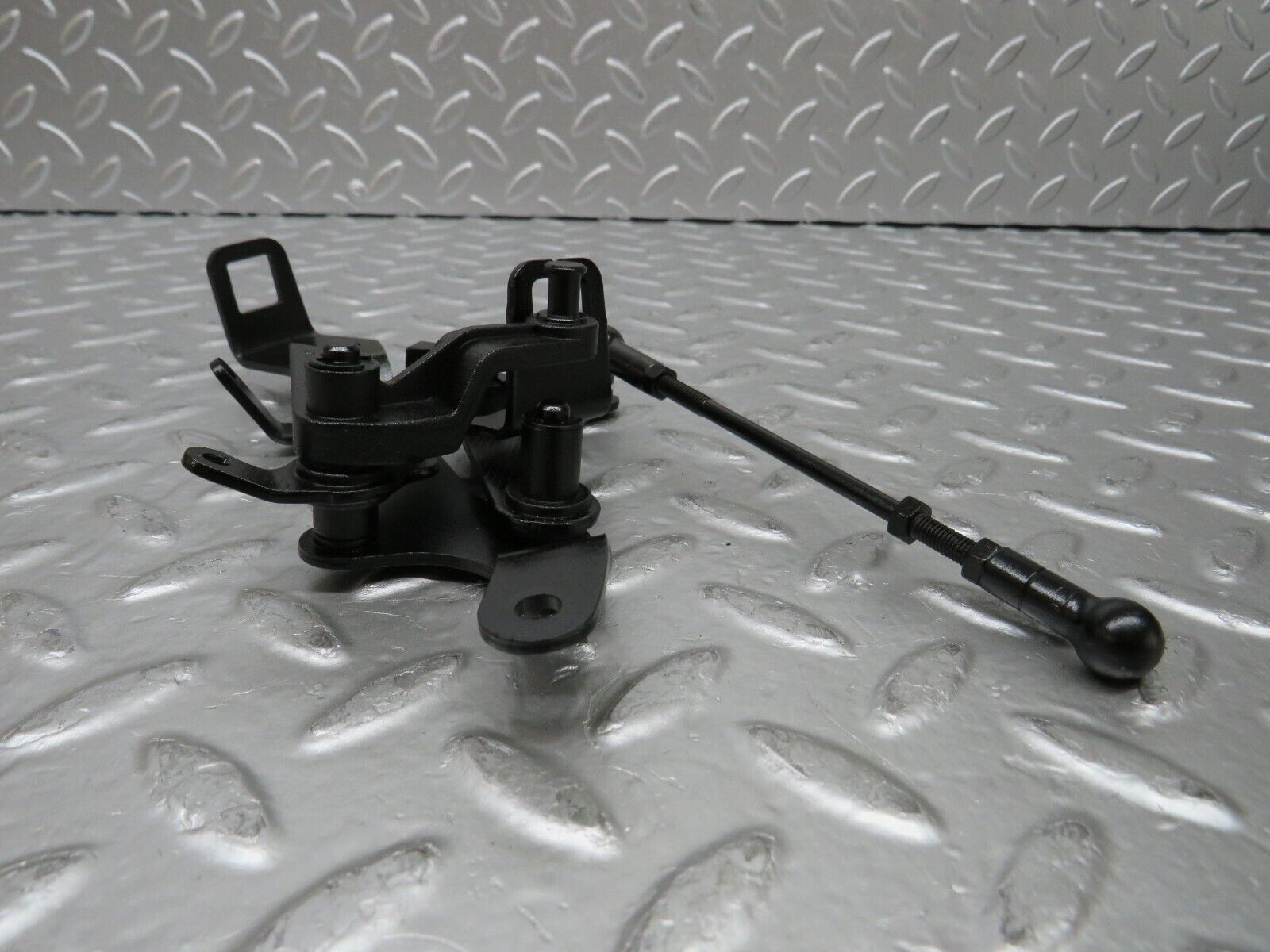 26732 Mercedes-Benz C124 220CE Coupe Throttle Linkage 1110700521