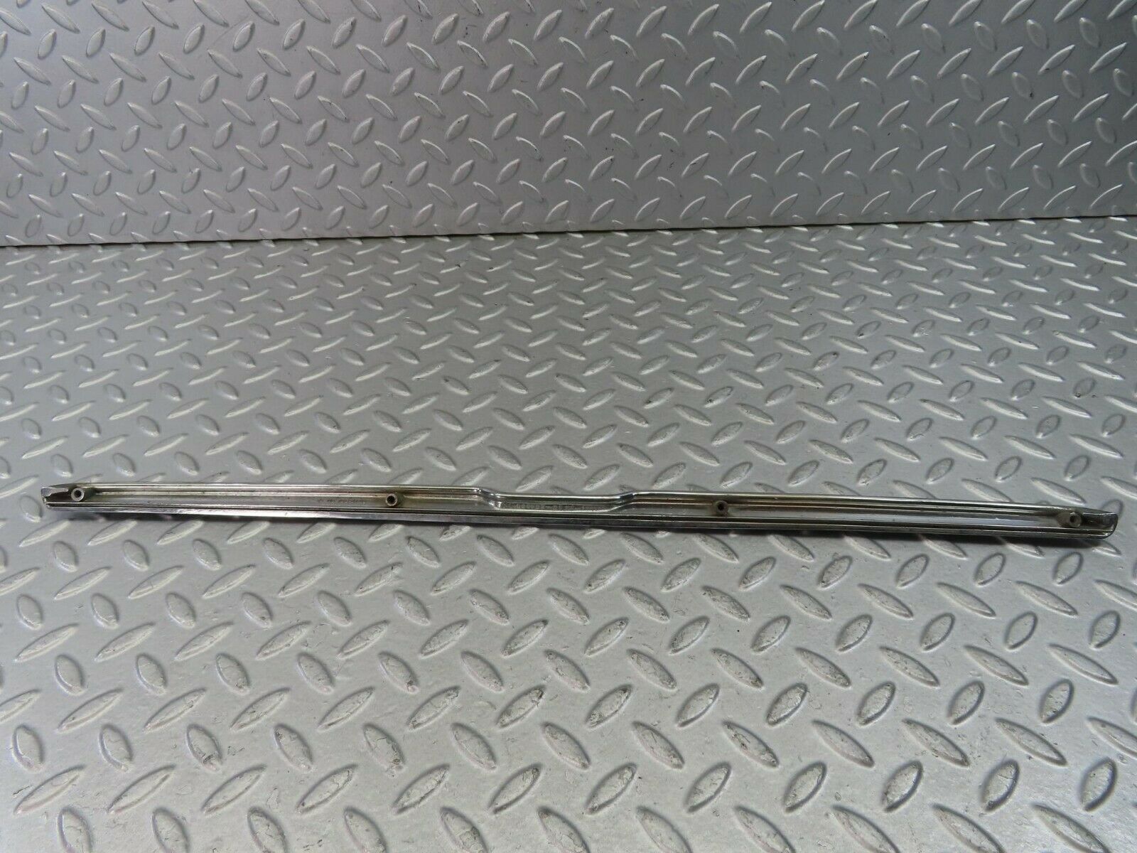 9178 Mercedes-Benz W116 Boot Boot Trunk Handle Bar Chrome 1167580102