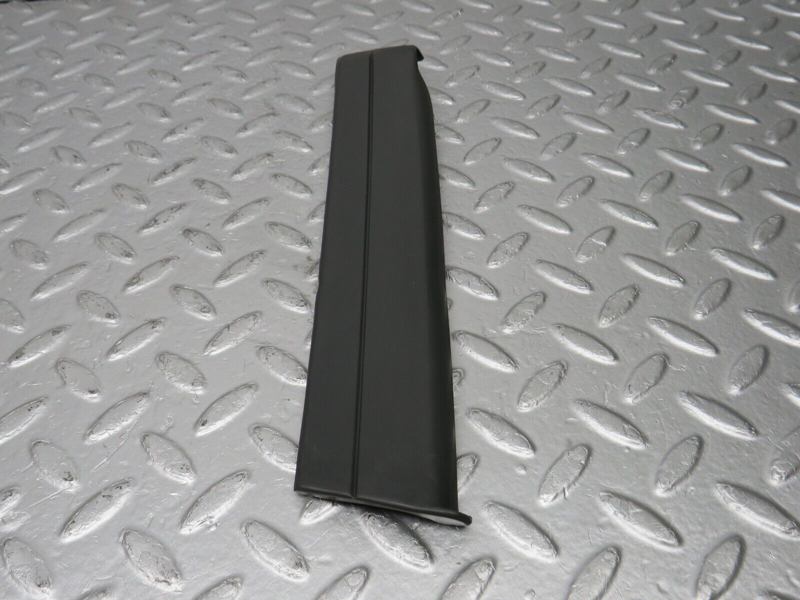 33781 Mercedes-Benz W201 190E 2.0L Front Right Fender Wing Lower Moulding Trim