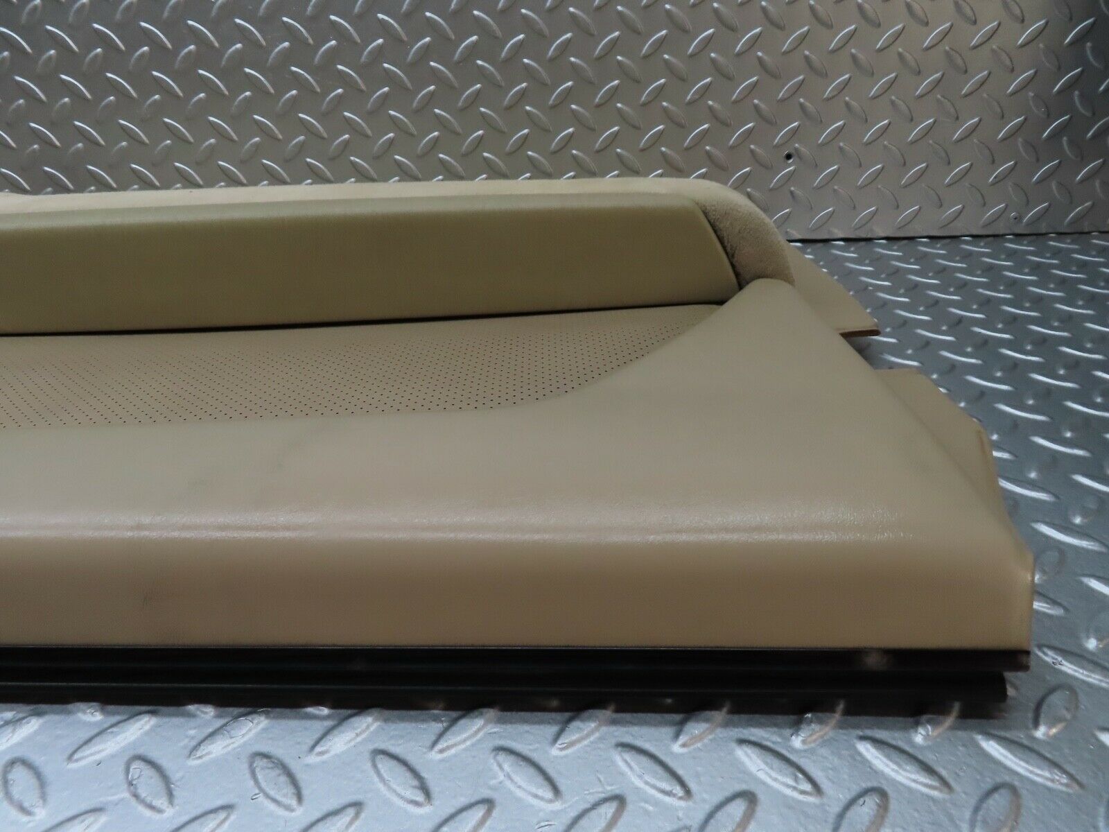 19939 Mercedes-Benz R129 300SL Coupe Left Door Card Cream