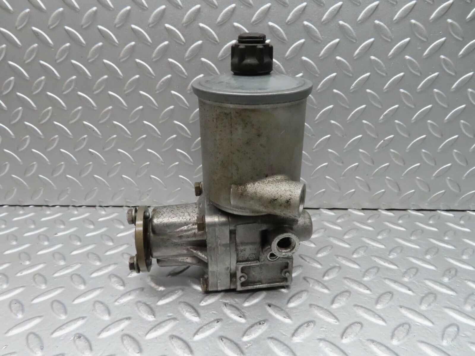 14970 Mercedes-Benz W140 S320 Power Steering Pump 7682501121 1404600580