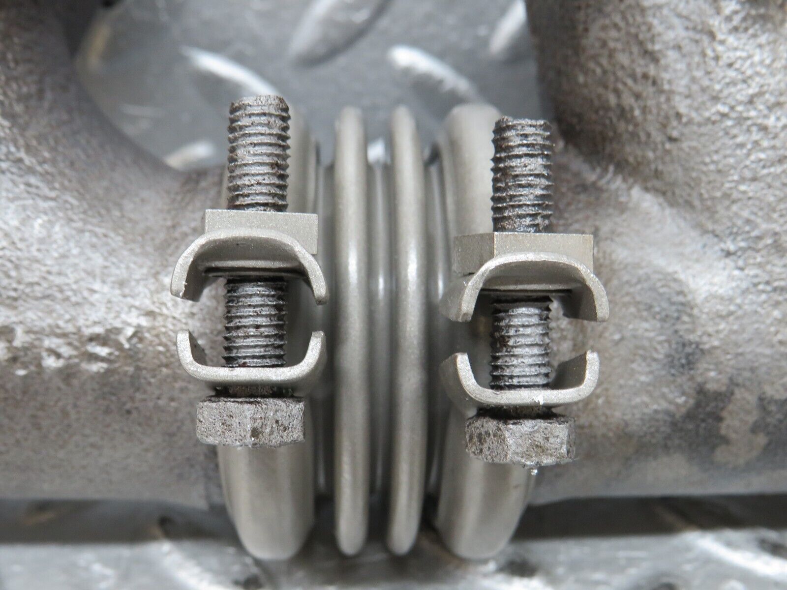 36332 Mercedes-Benz W126 420SE Exhaust Manifold Right 1161422402 1161420602