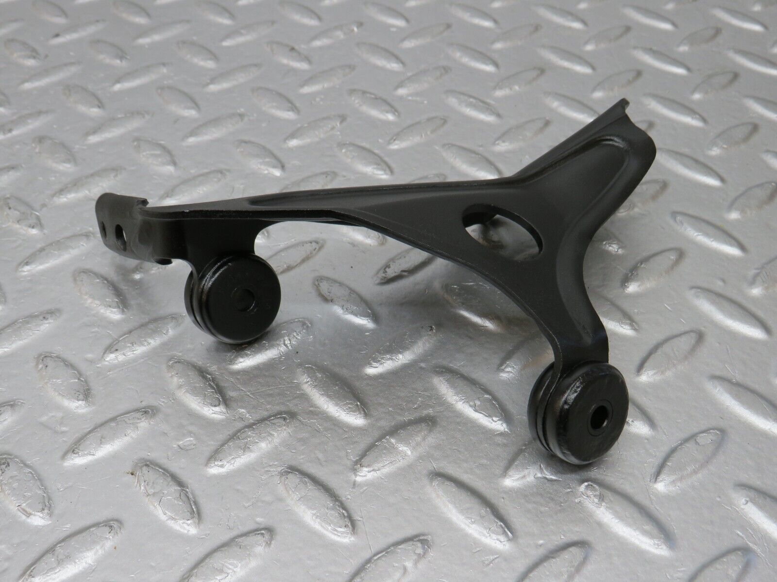 34593 Mercedes-Benz C126 380SEC Coupe Air Intake Manifold Bracket