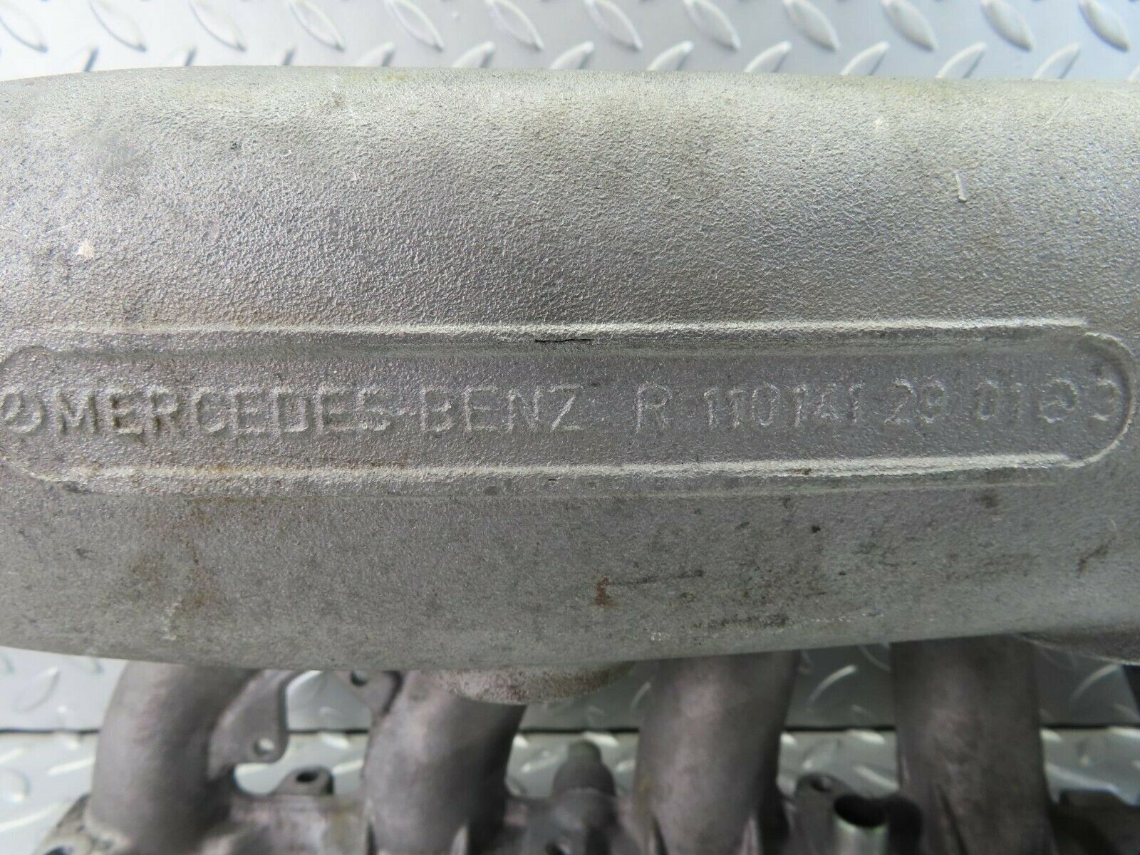 8560 Mercedes-Benz W116 Intake Manifold 1101412901
