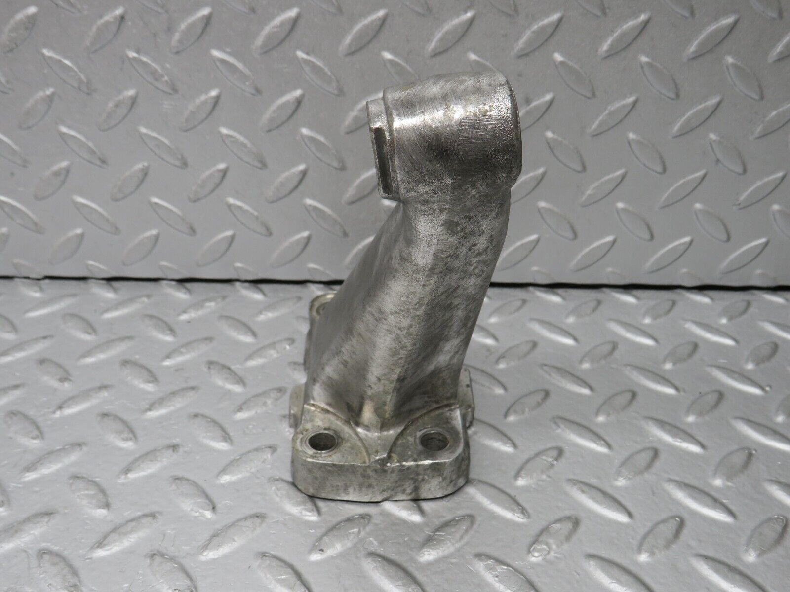 35902 Mercedes-Benz 240D OM616.912 Engine Mount Bracket Left Side 1802233804