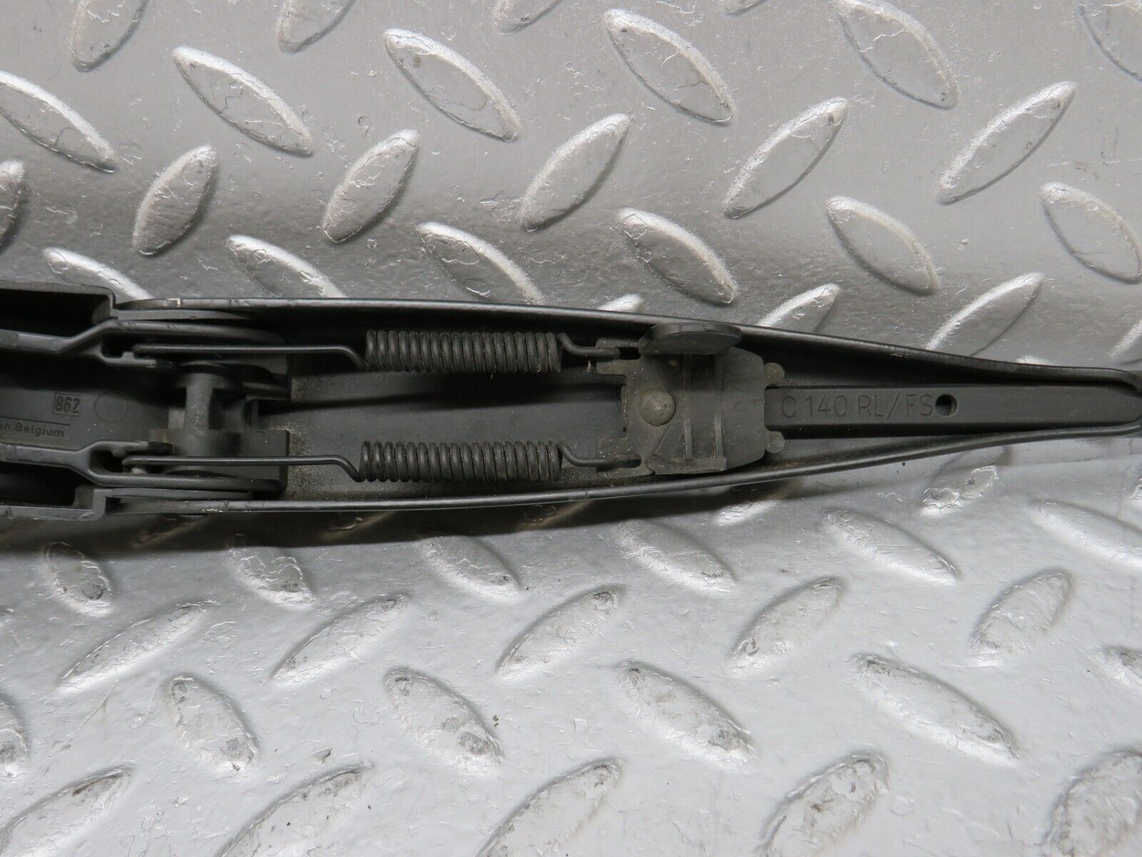 35306 Mercedes-Benz W140 Wiper Arm Right Bosch