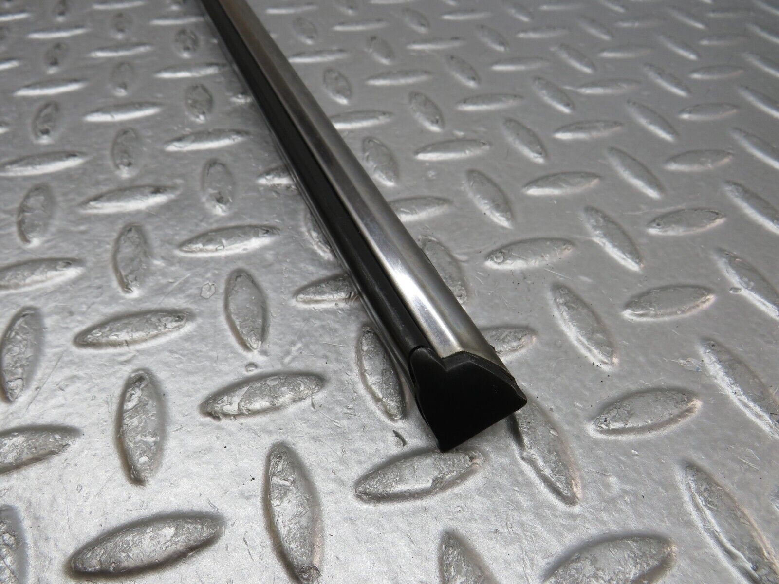 37310 Mercedes-Benz W109 300SEL Rear Right Door Centre Moulding Trim