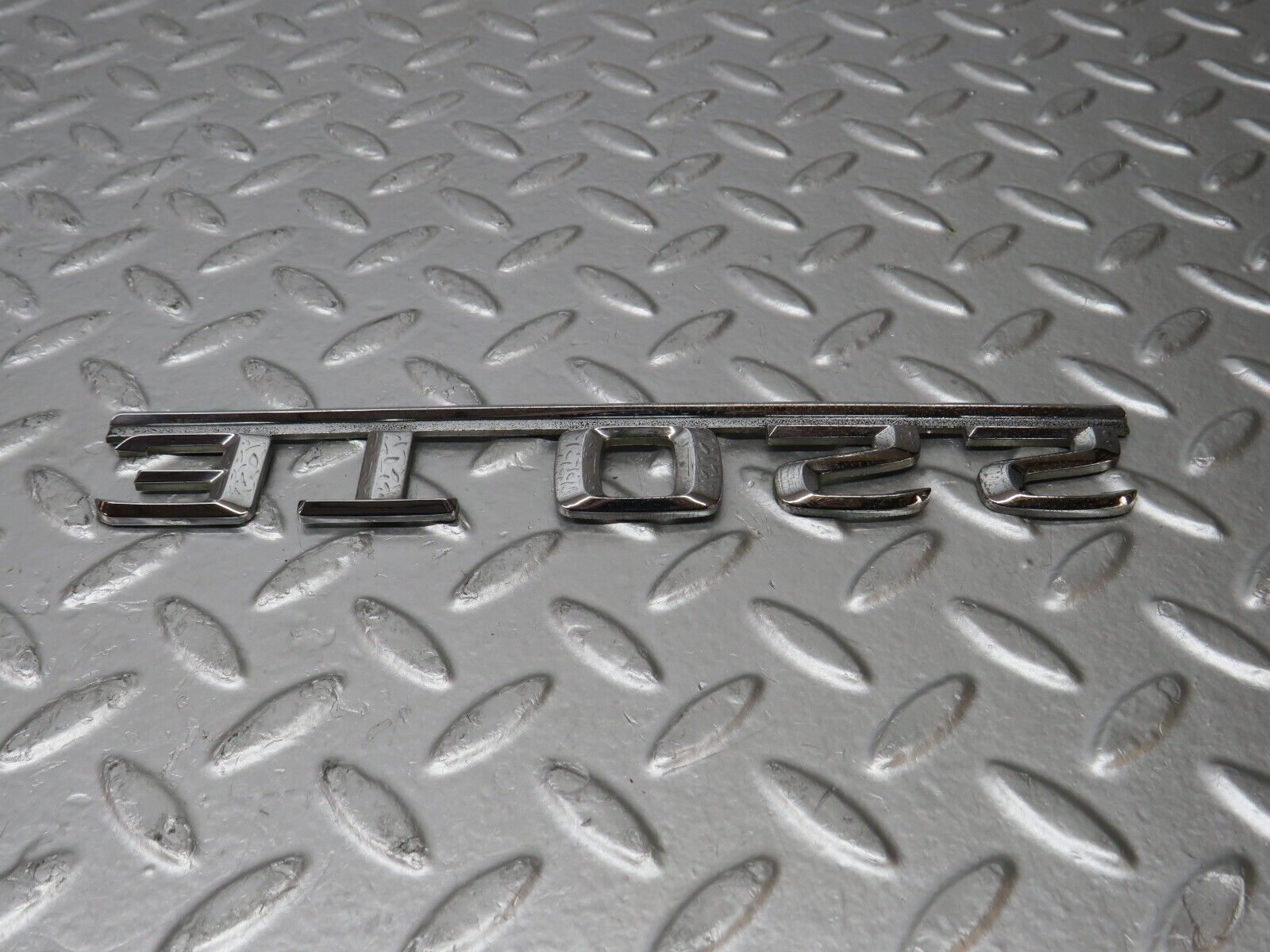 31269 Mercedes-Benz S124 220TE Wagon Trunk Badge Emblem 1248174415