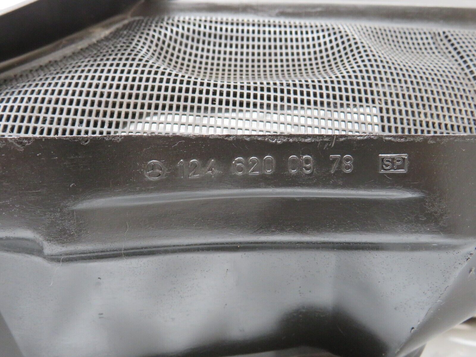 26627 Mercedes-Benz C124 220CE Water Drain 1246201767 1246202667 1246283707