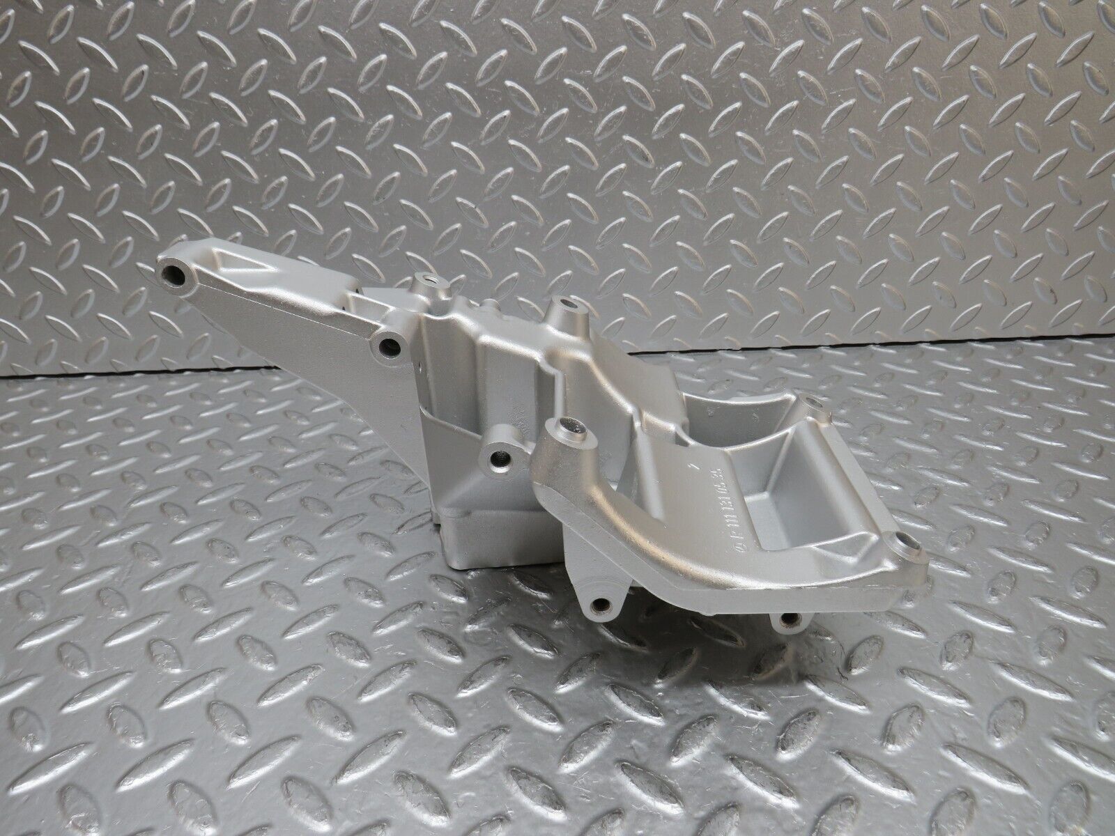 31428 Mercedes-Benz S124 220TE Wagon Power Steering Pump Bracket 1111310535