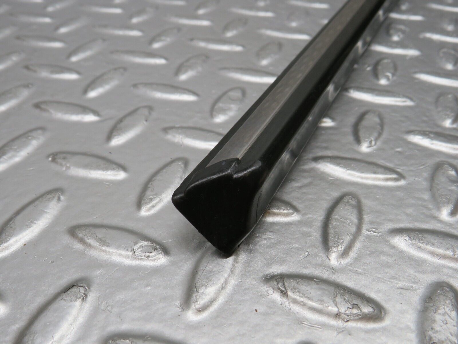 33630 Mercedes-Benz W123 Front Left Door Centre Moulding Trim