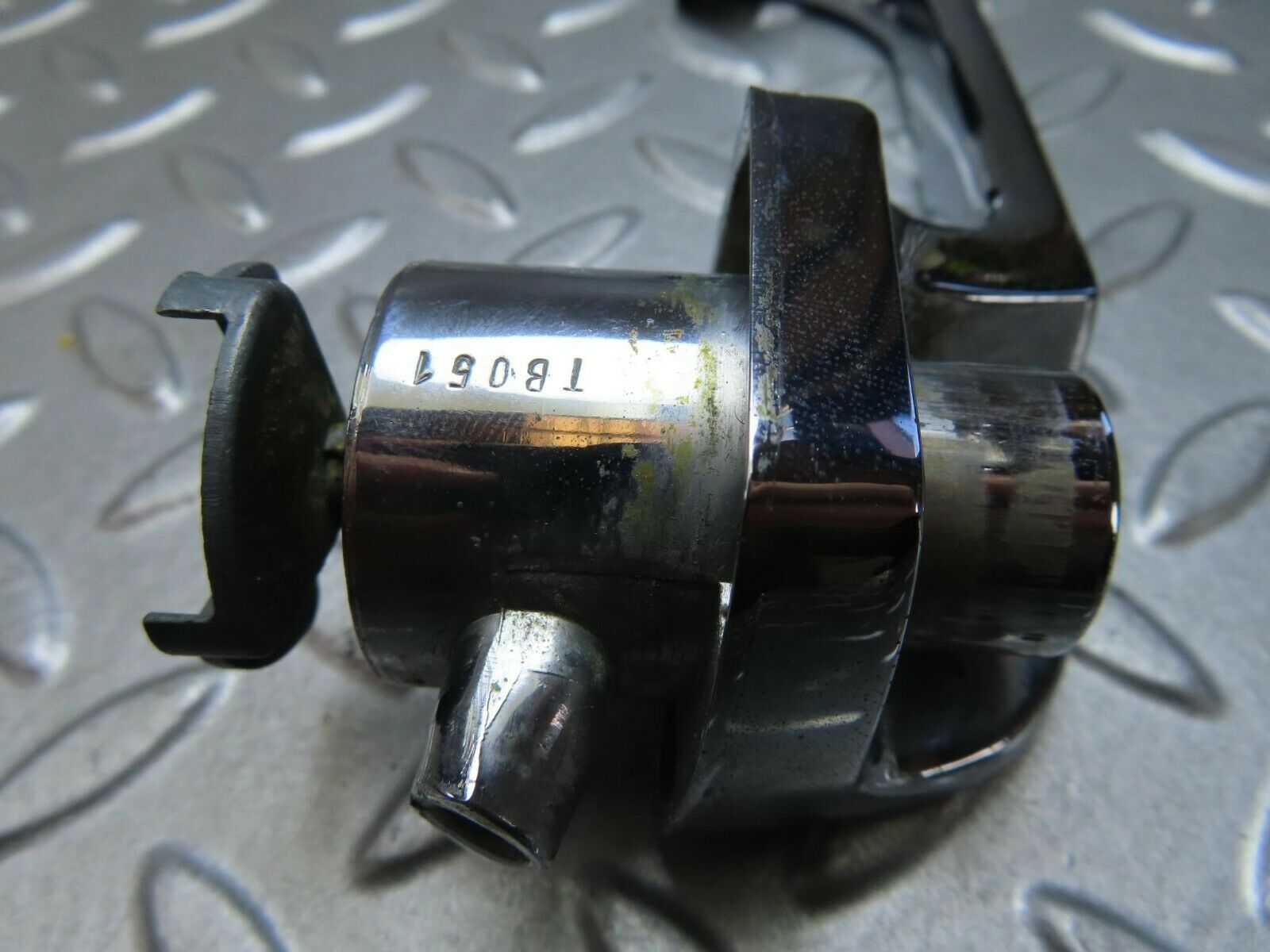 8736 Mercedes-Benz W108 Chrome Door Handle Front Left No Key 1087660701