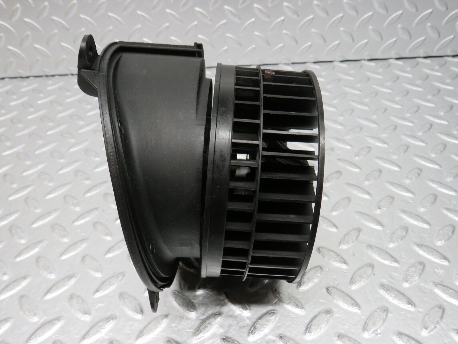 31686 Mercedes-Benz W201 190LE 1.8L Heater Blower Motor 2009/02/27DY