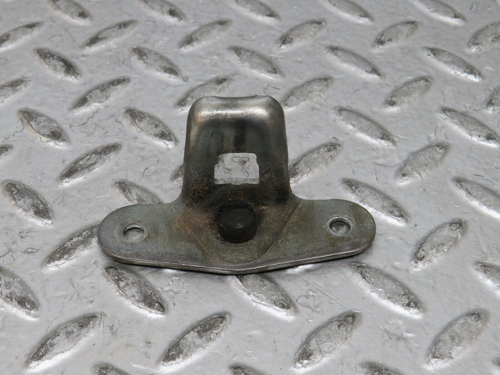 27877 Mercedes-Benz W123 280E Trunk Lock Latch 1237580150