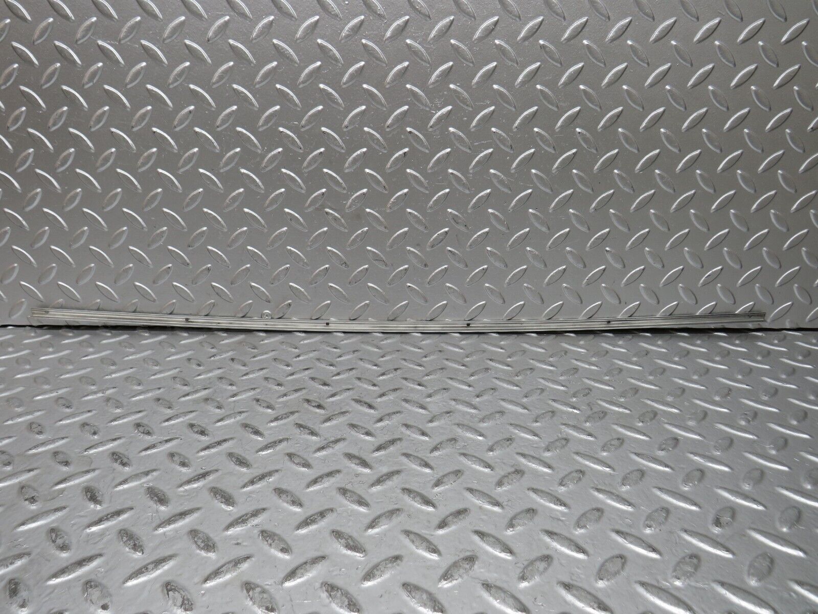 28881 Mercedes-Benz W123 230E Sunroof Chrome Trim