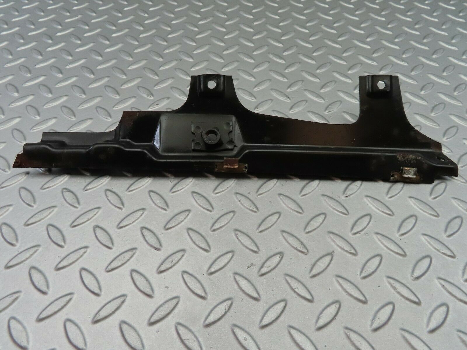 6889 Mercedes-Benz C107 350SLC Coupe Rear Right Inner Window Seal Holder Bracket