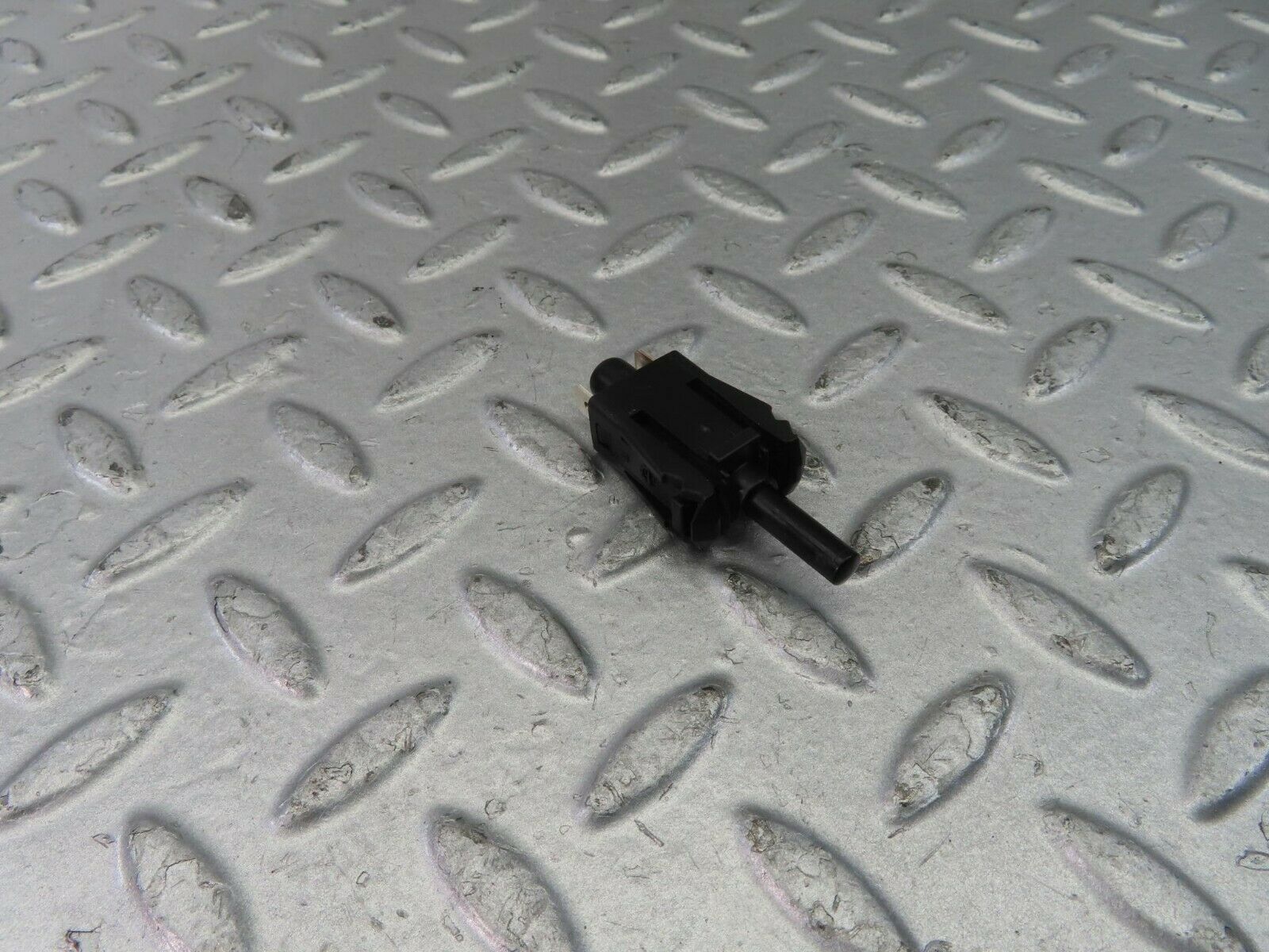 10401 Mercedes-Benz W201 190E Door Contact Switch 0015458714