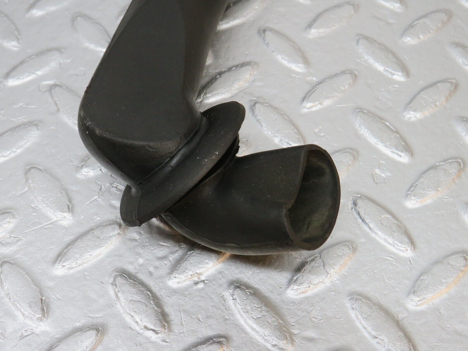 39743 Mercedes-Benz R129 320SL Coupe Water Drain Hose Pipe Right Side 1296280269