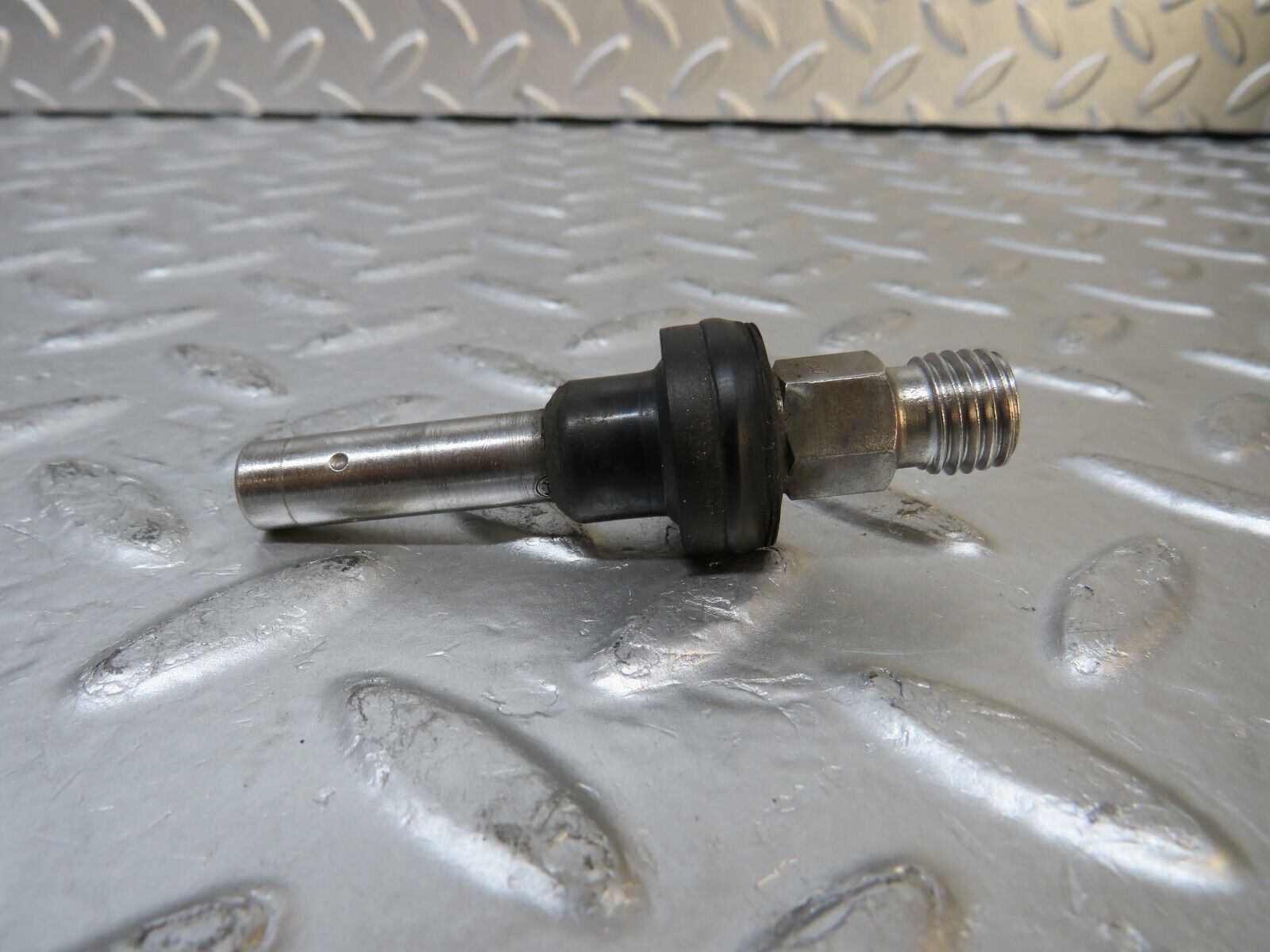 29926 Mercedes-Benz W123 230E Fuel Injector Bosch 0437502010