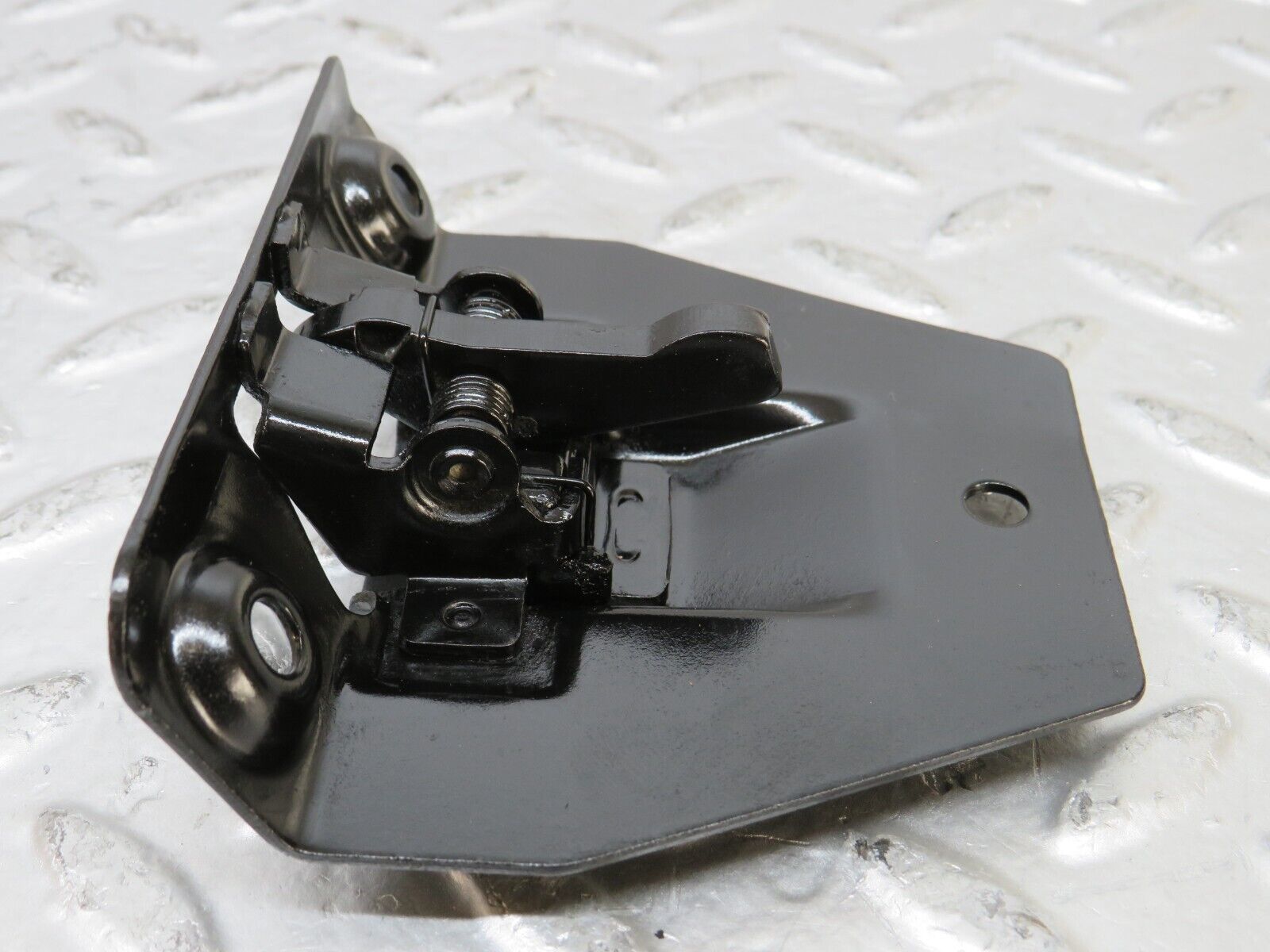 26113 Mercedes-Benz W116 450SE Trunk Boot Lock Latch 1137500285