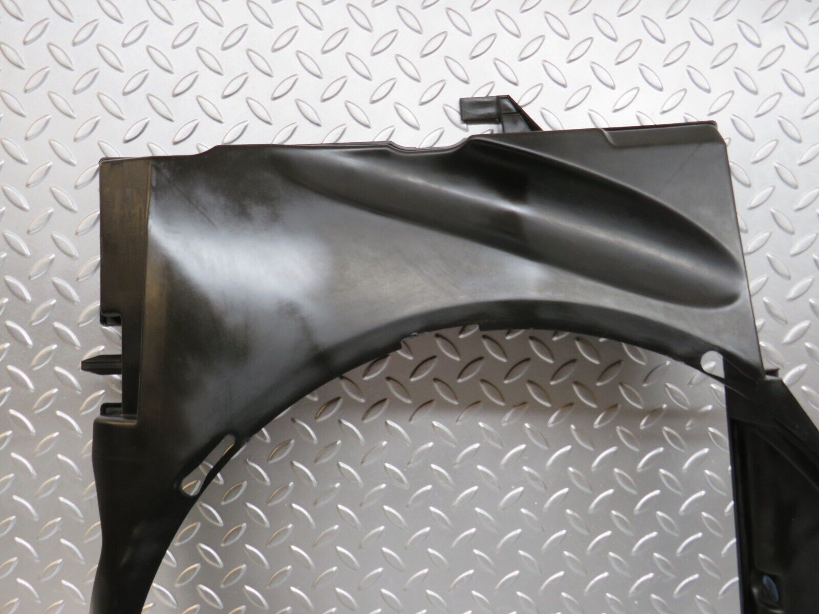 24647 Mercedes-Benz W140 S320 Radiator Fan Shroud 1405050455