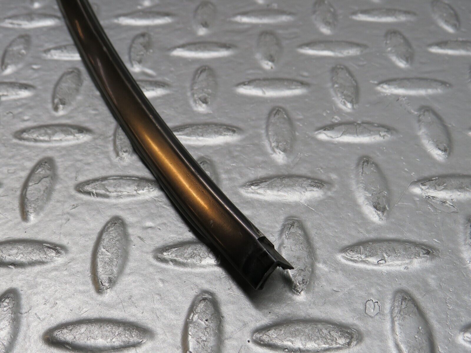 39803 Mercedes-Benz R129 320SL Coupe Front Windscreen Top Chrome Moulding Trim