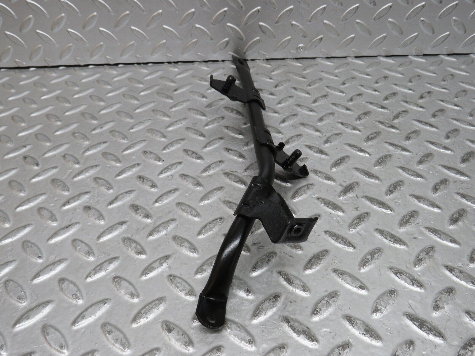 29129 Mercedes-Benz C124 320CE Coupe Horn Bracket