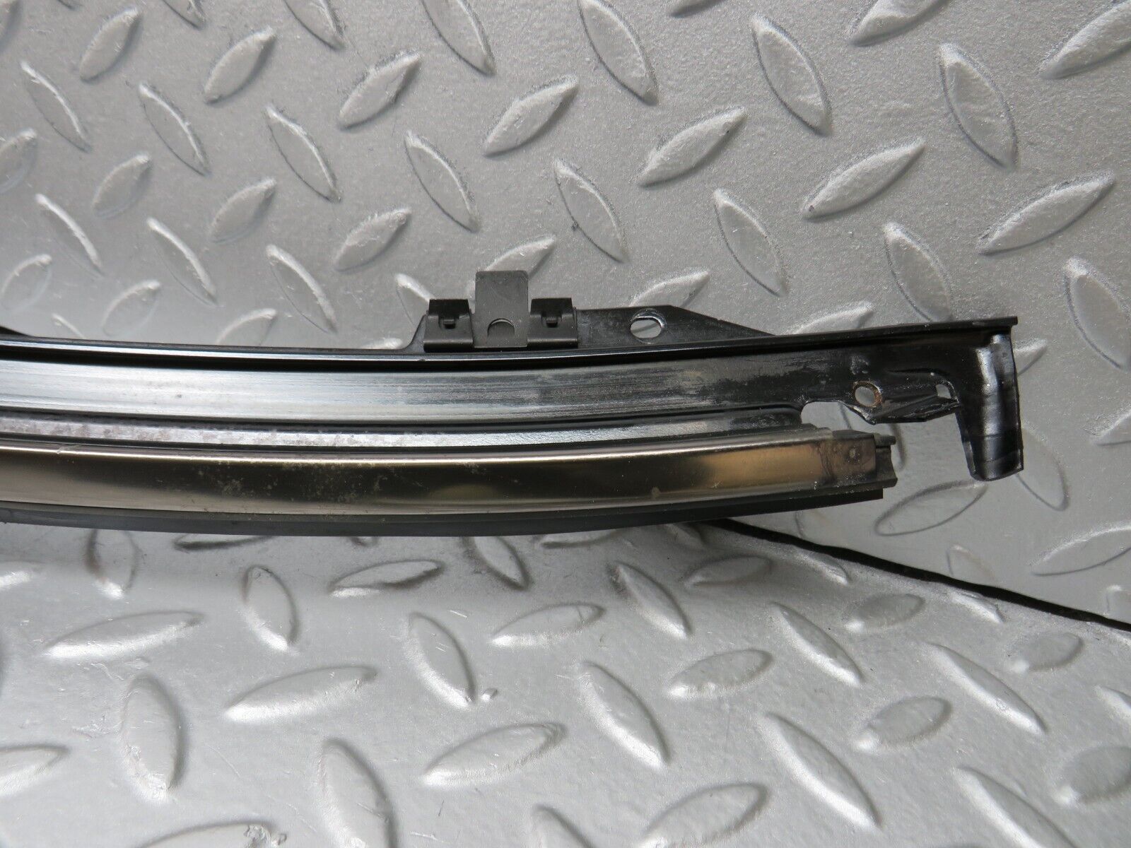 38607 Mercedes-Benz R129 280SL Coupe Front Windscreen Top Chrome Trim