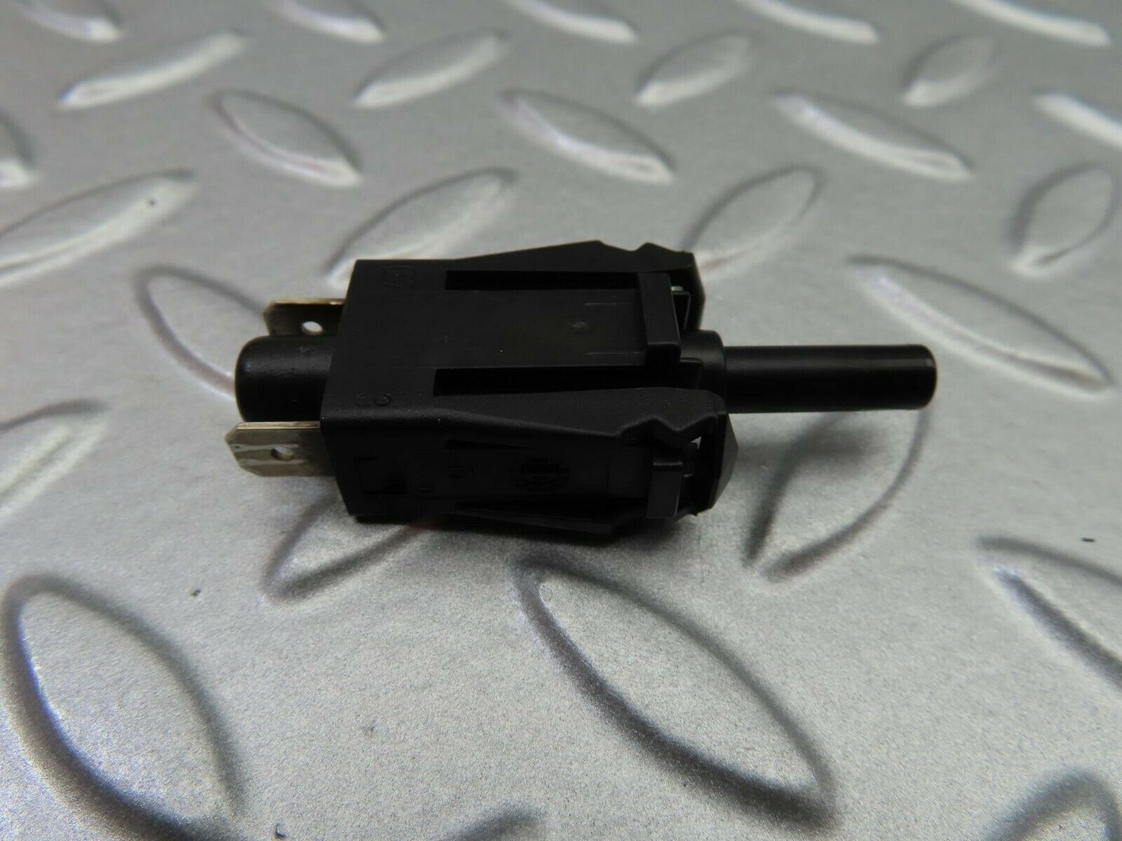 6510 Mercedes-Benz S124 E220 Wagon Door Contact Switch 0015458714