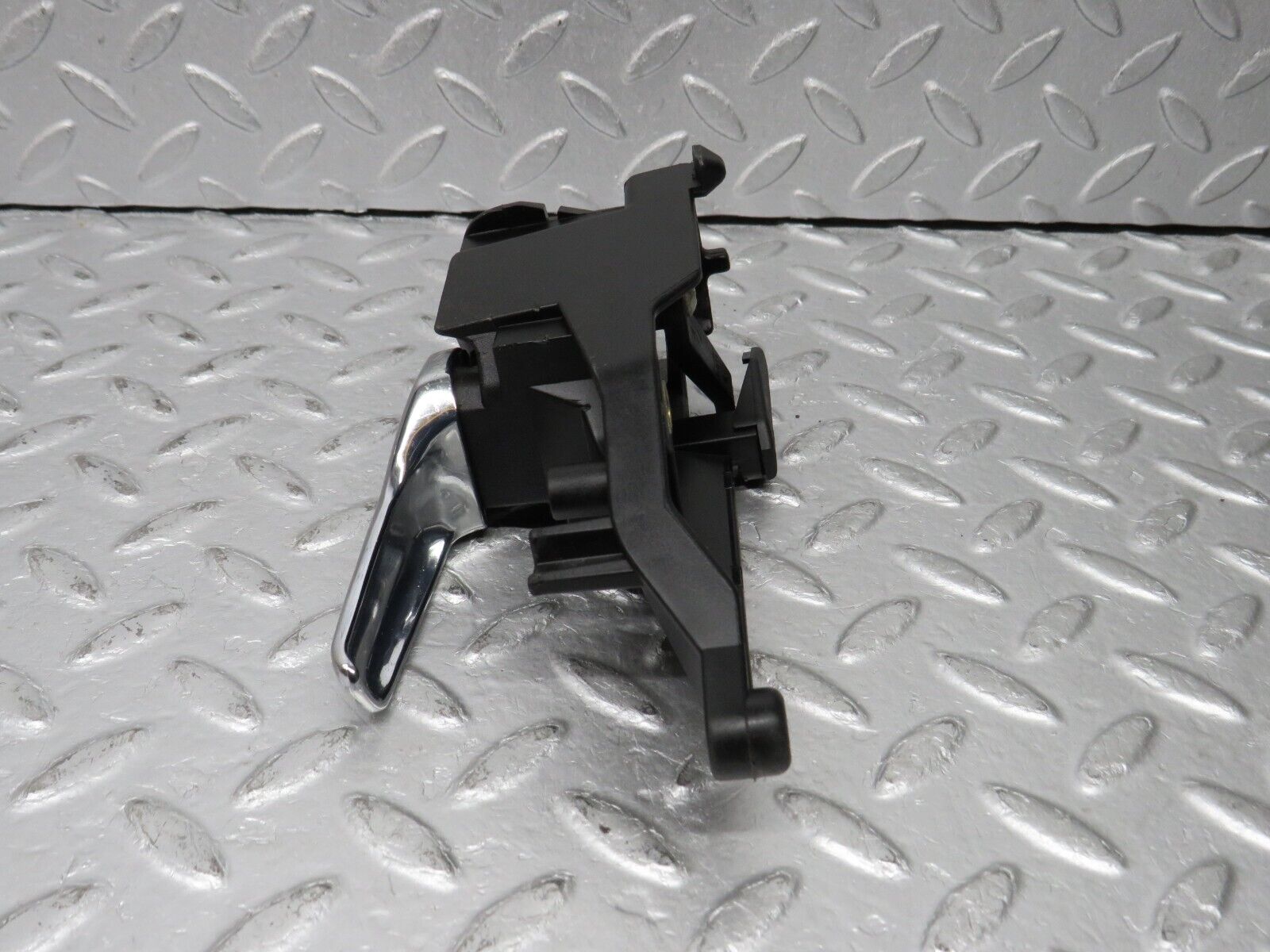 38473 Mercedes-Benz R129 280SL Coupe Left Door Interior Handle