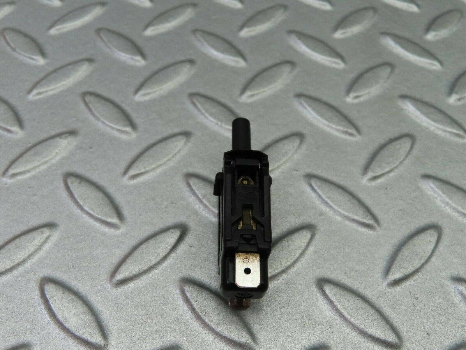 6099 Mercedes-Benz W126 380SE Door Contact Switch 0015458714