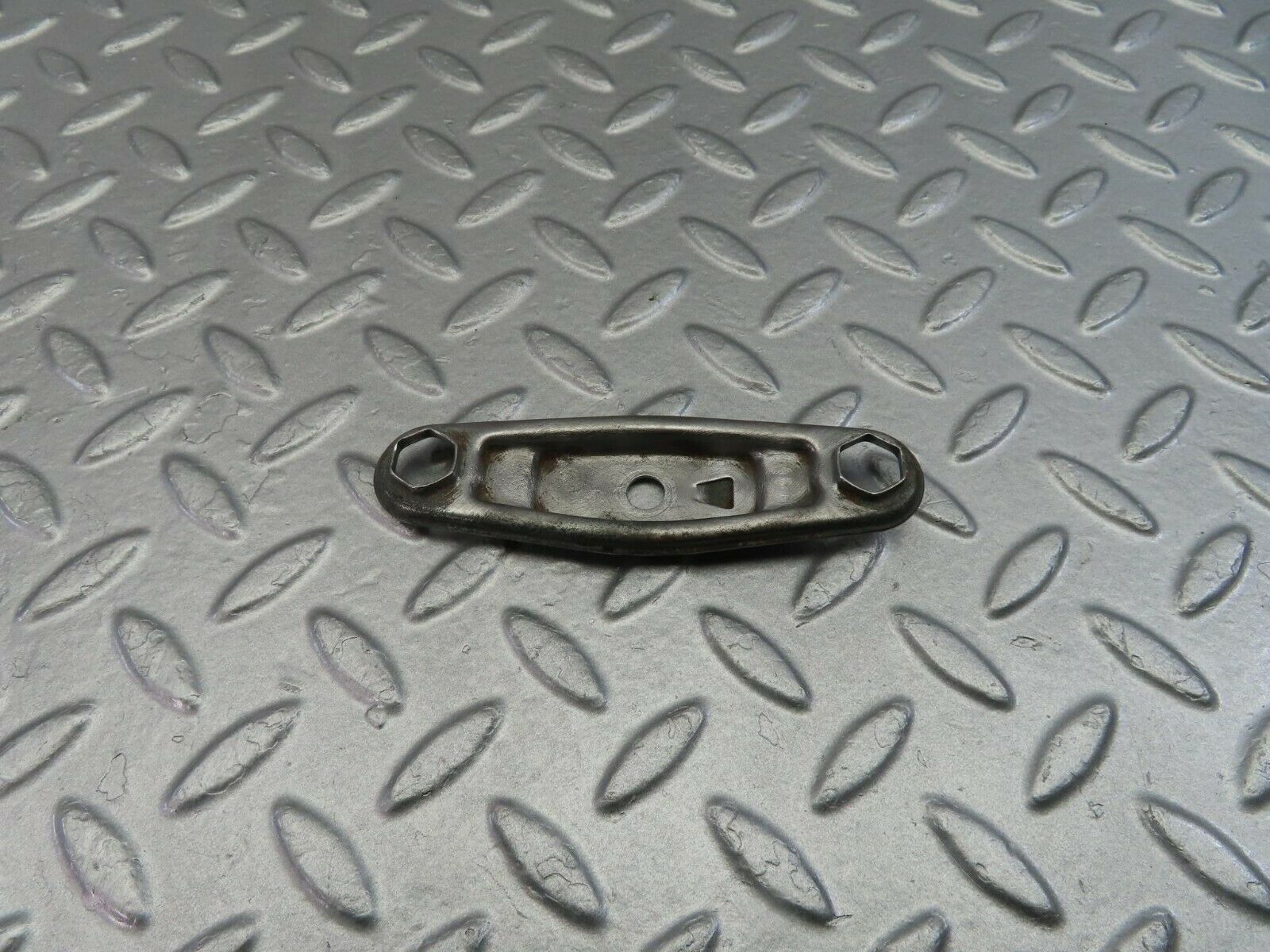 9808 Mercedes-Benz C123 280CE Coupe Fuel Injector Nozzle Clamp Bracket