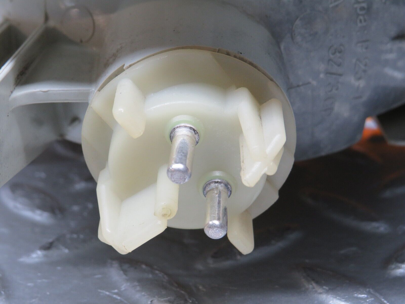 31707 Mercedes-Benz W201 190LE 1.8L Indicator Light Front Left Bosch 1305232911