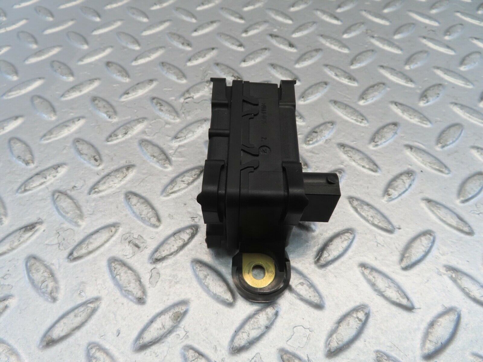 11090 Mercedes-Benz W221 S320 ESP Yaw Rate Sensor 0045422118