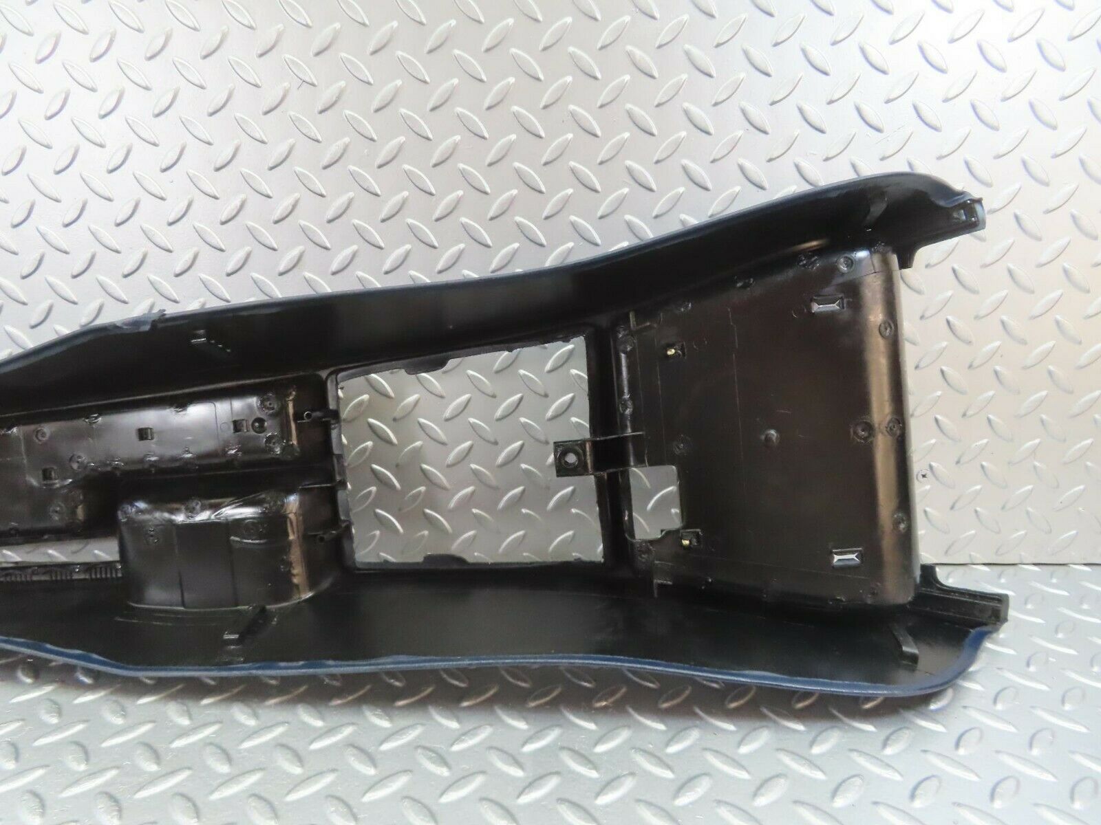 10421 Mercedes-Benz W201 190E Centre Console Blue