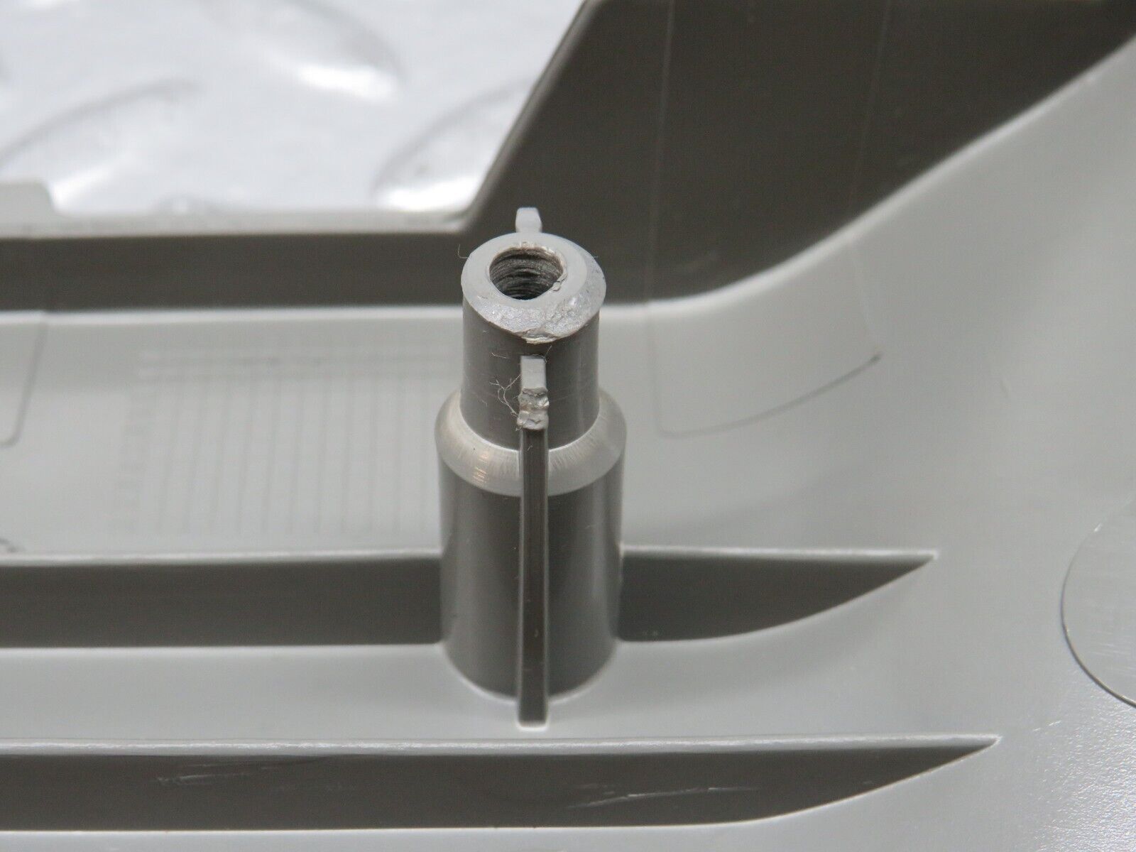 32324 Mercedes-Benz S124 300TE B Pillar Lower Cover Right Side Grey 1246920422