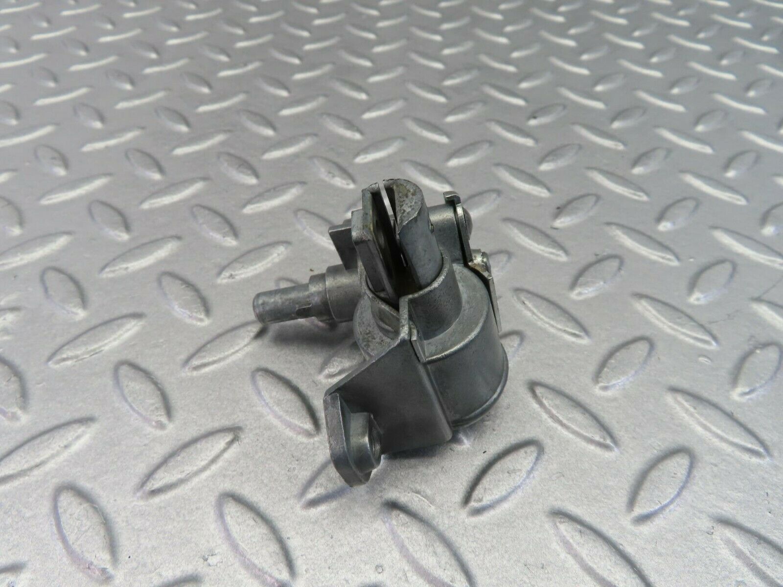 7842 Mercedes-Benz W115 220D Vent Window Regulator Left