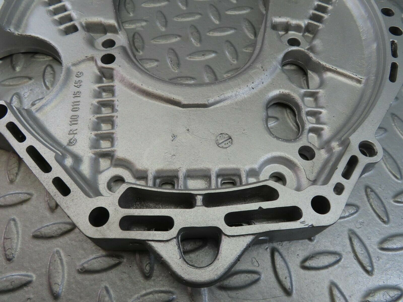 9871 Mercedes-Benz C123 280CE Coupe Gearbox Flange 1100111545