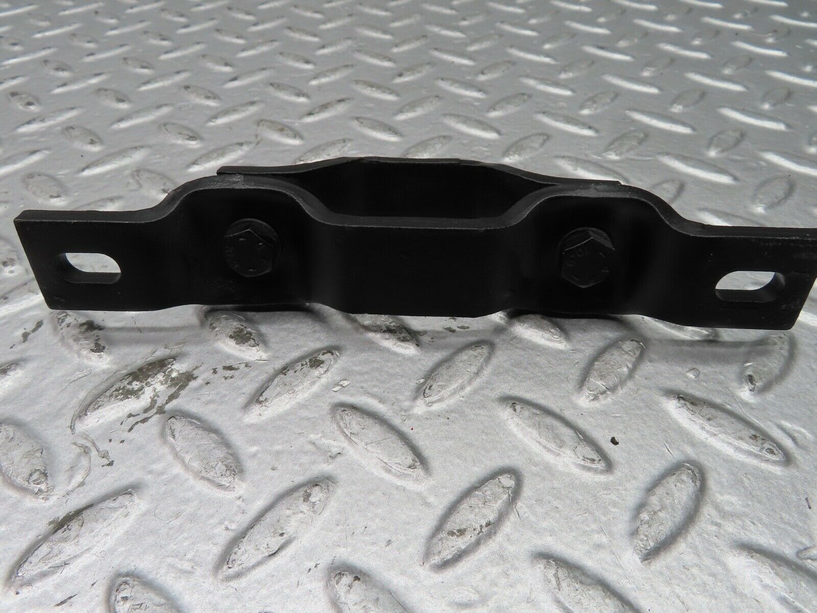 21346 Mercedes-Benz W123 230E Engine Mount Bracket Front