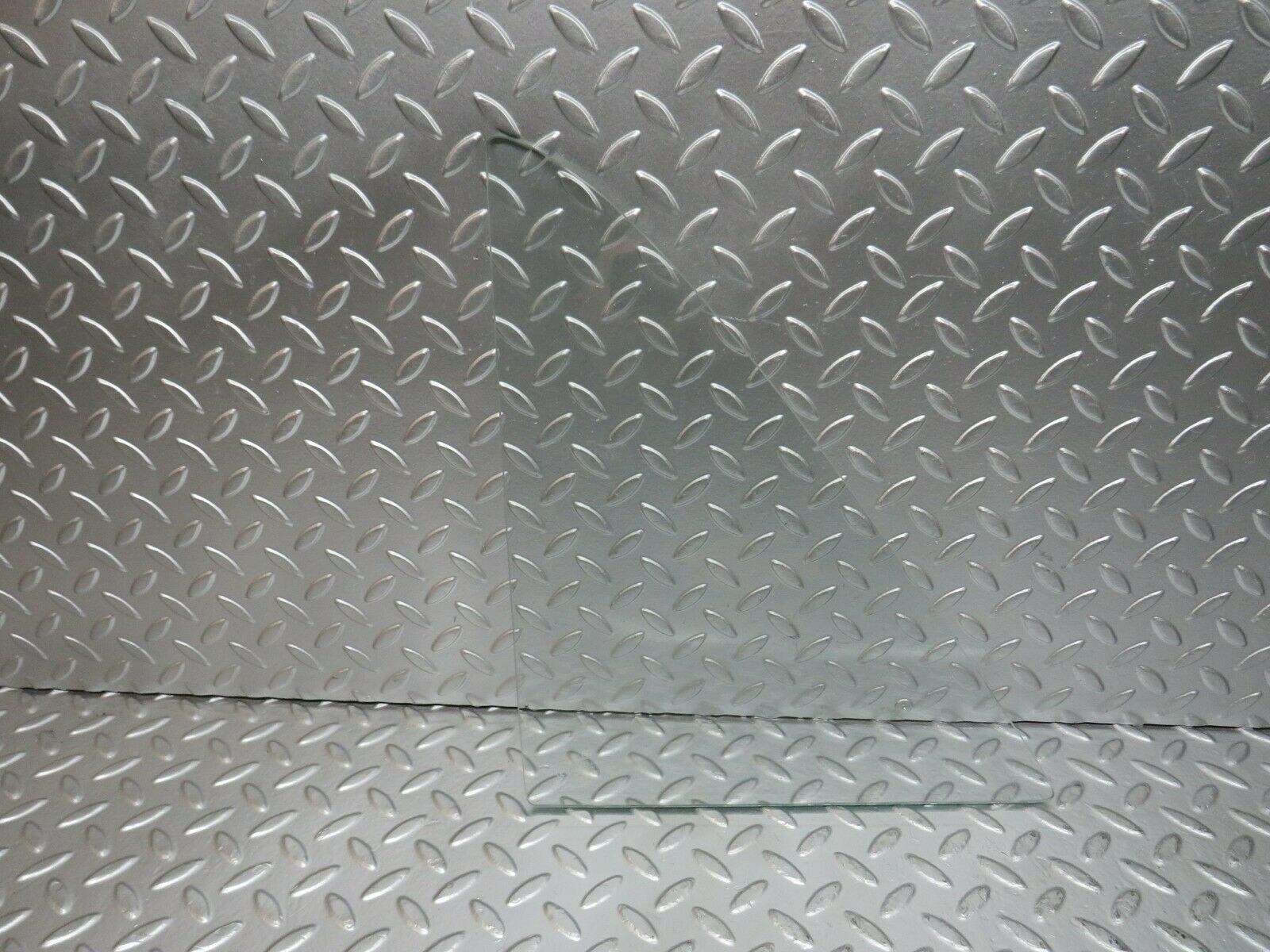 24583 Mercedes-Benz W108 Rear Left Quarter Glass